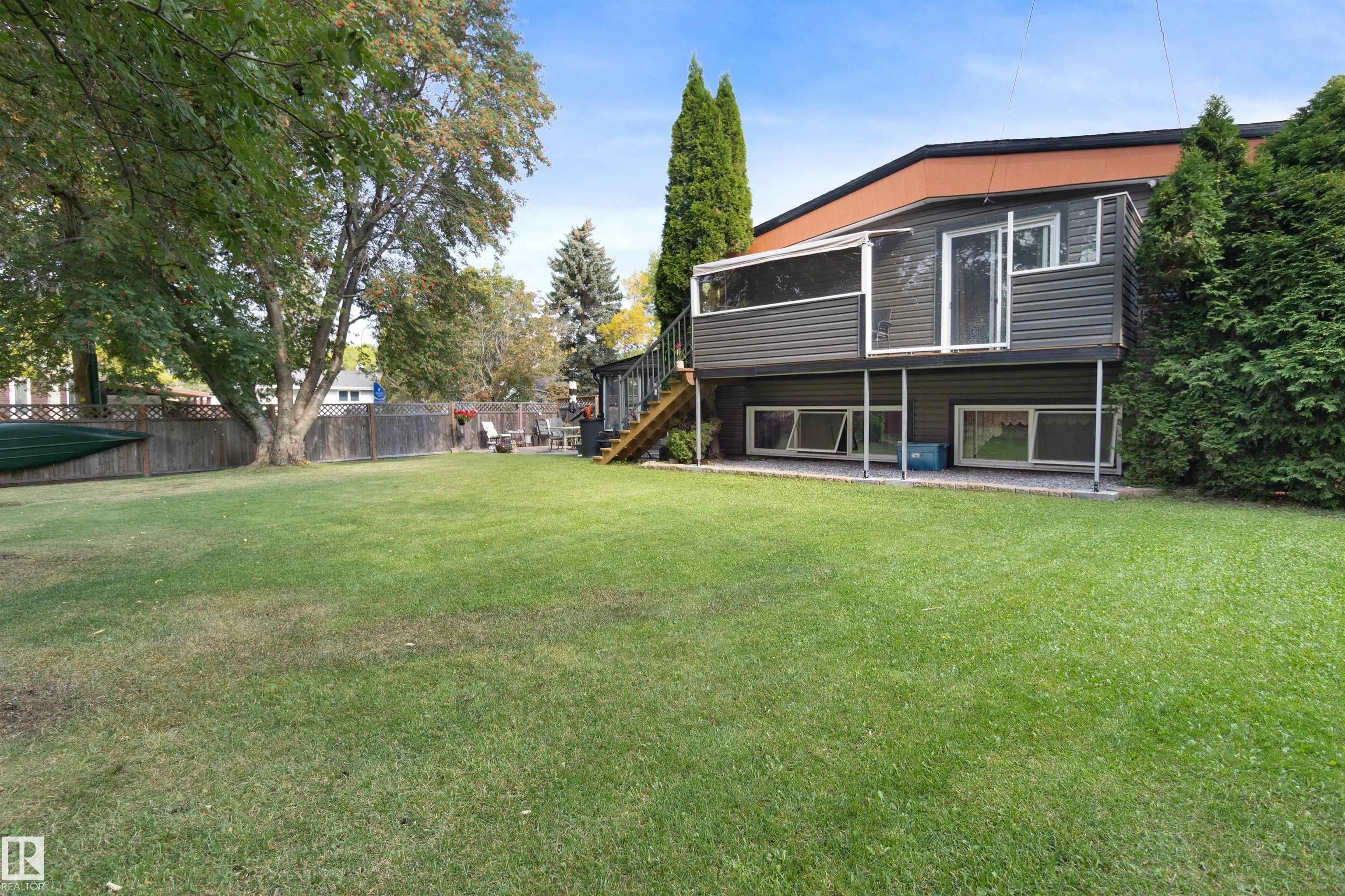 61 SPRUCE Avenue