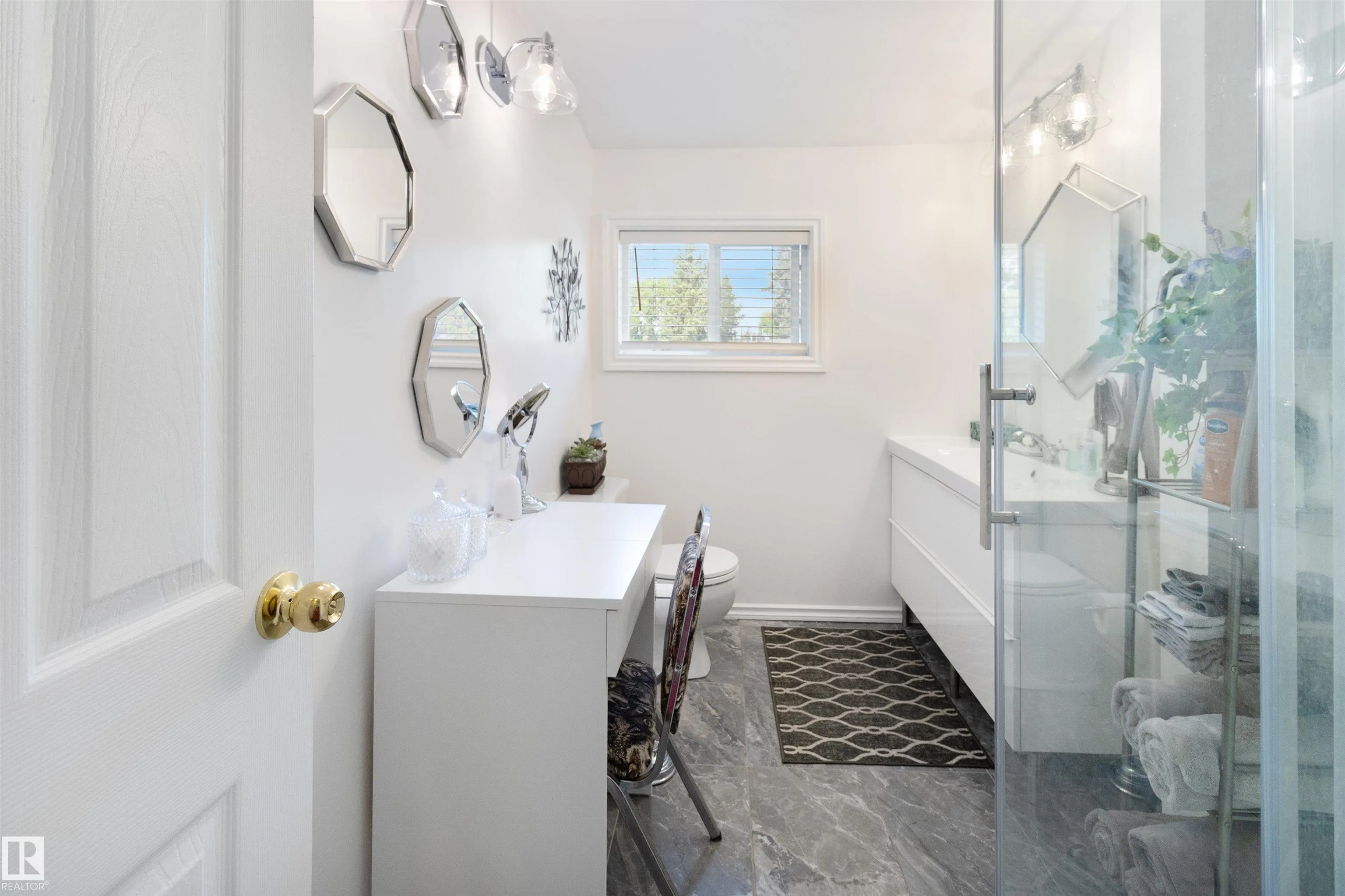 61 SPRUCE Avenue