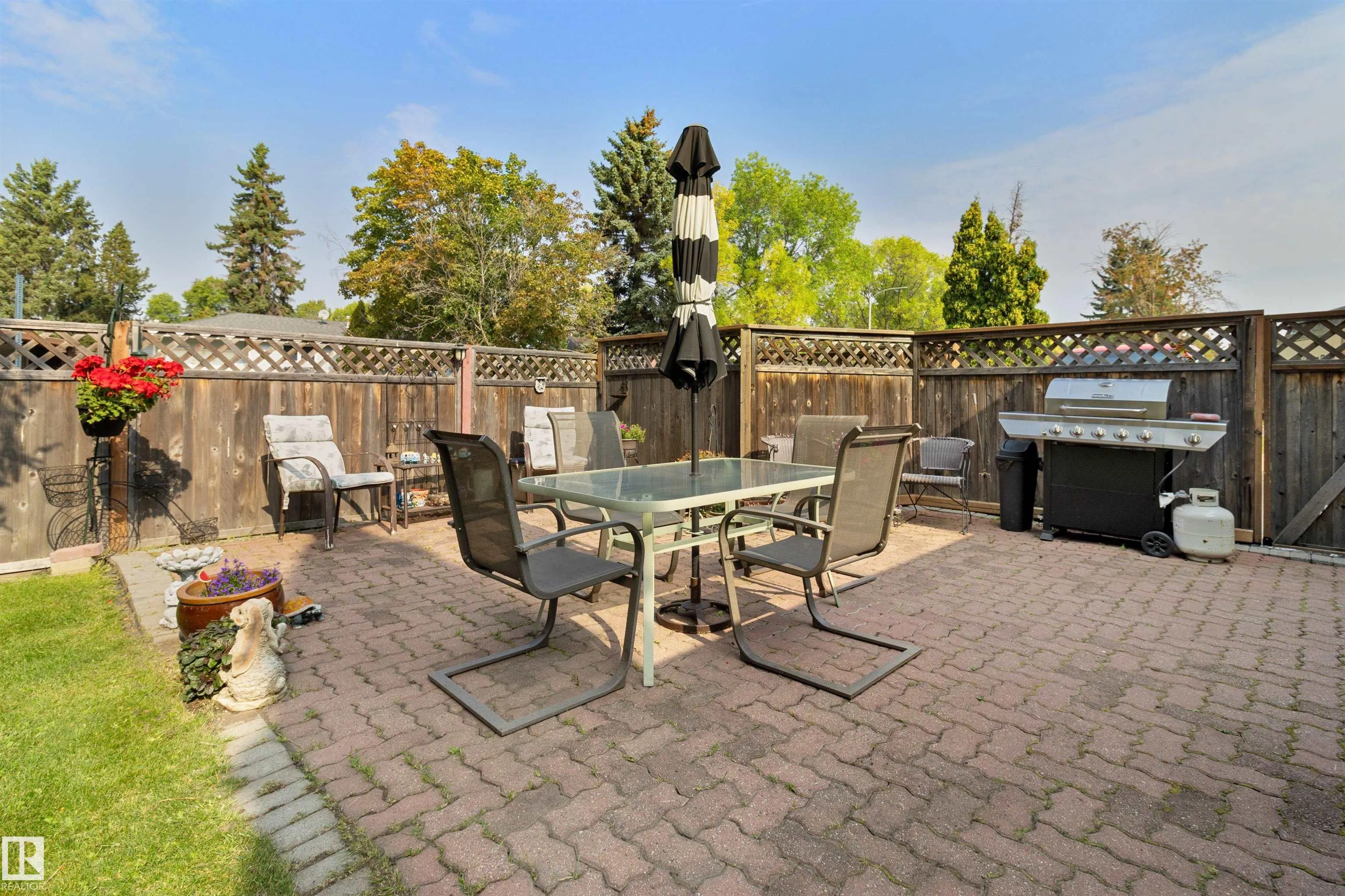 61 SPRUCE Avenue