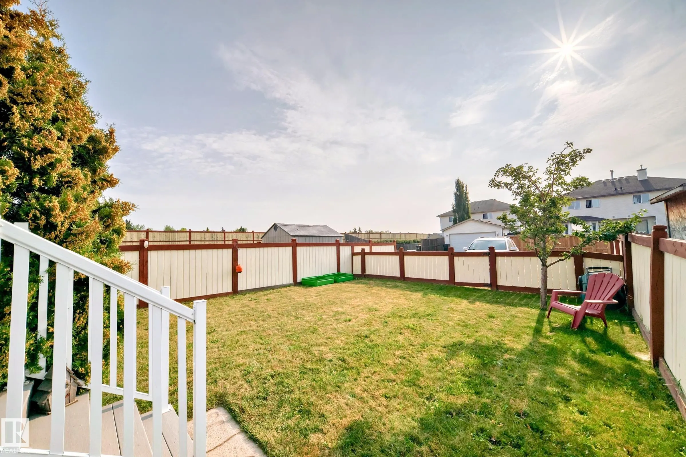 525 SONGHURST Way