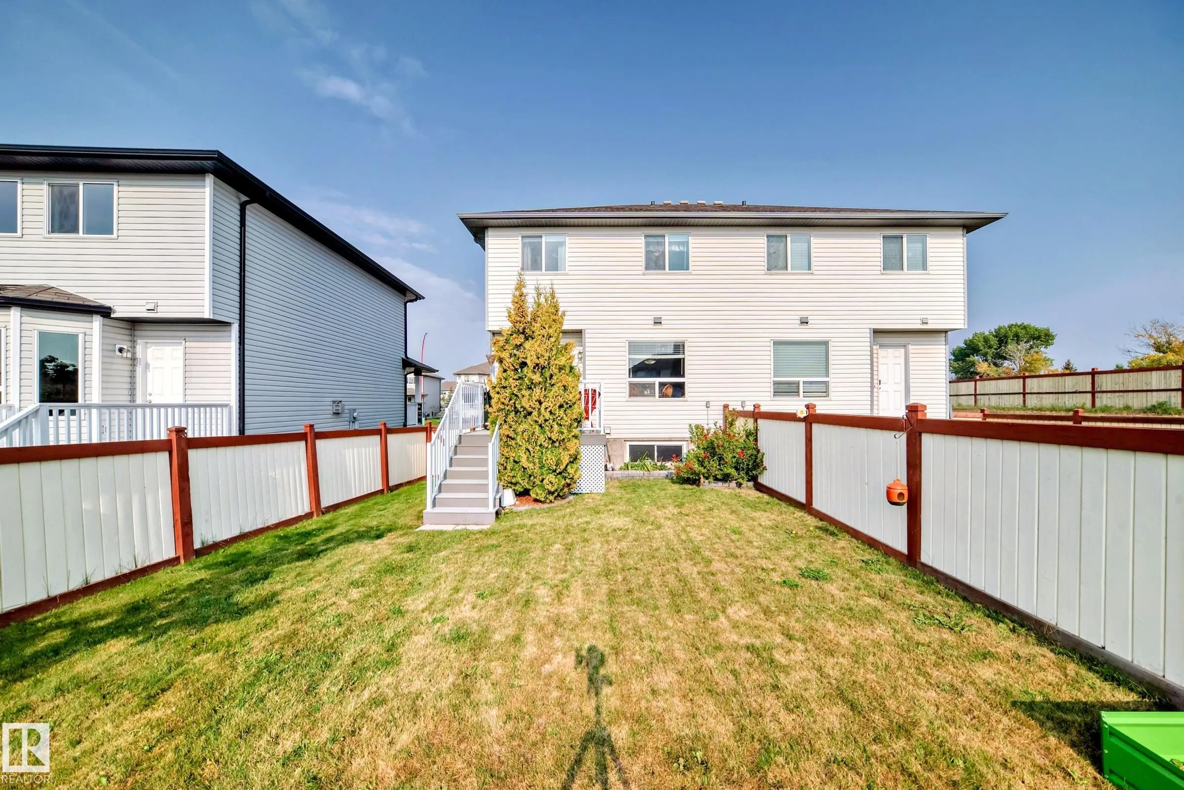 525 SONGHURST Way