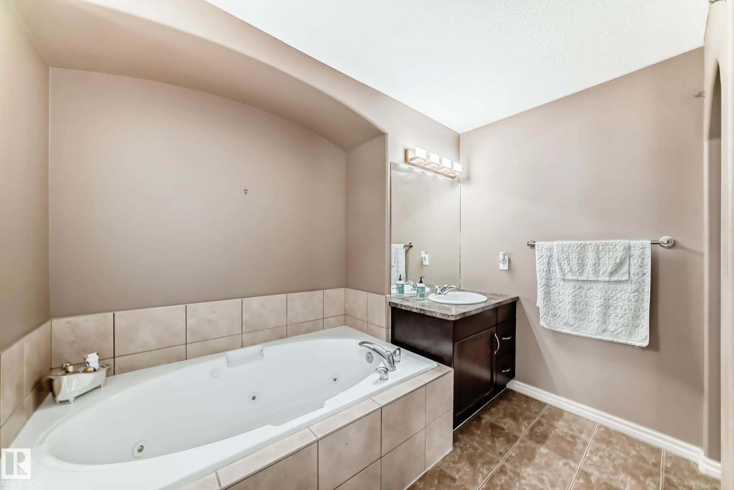 749 MCALLISTER Loop