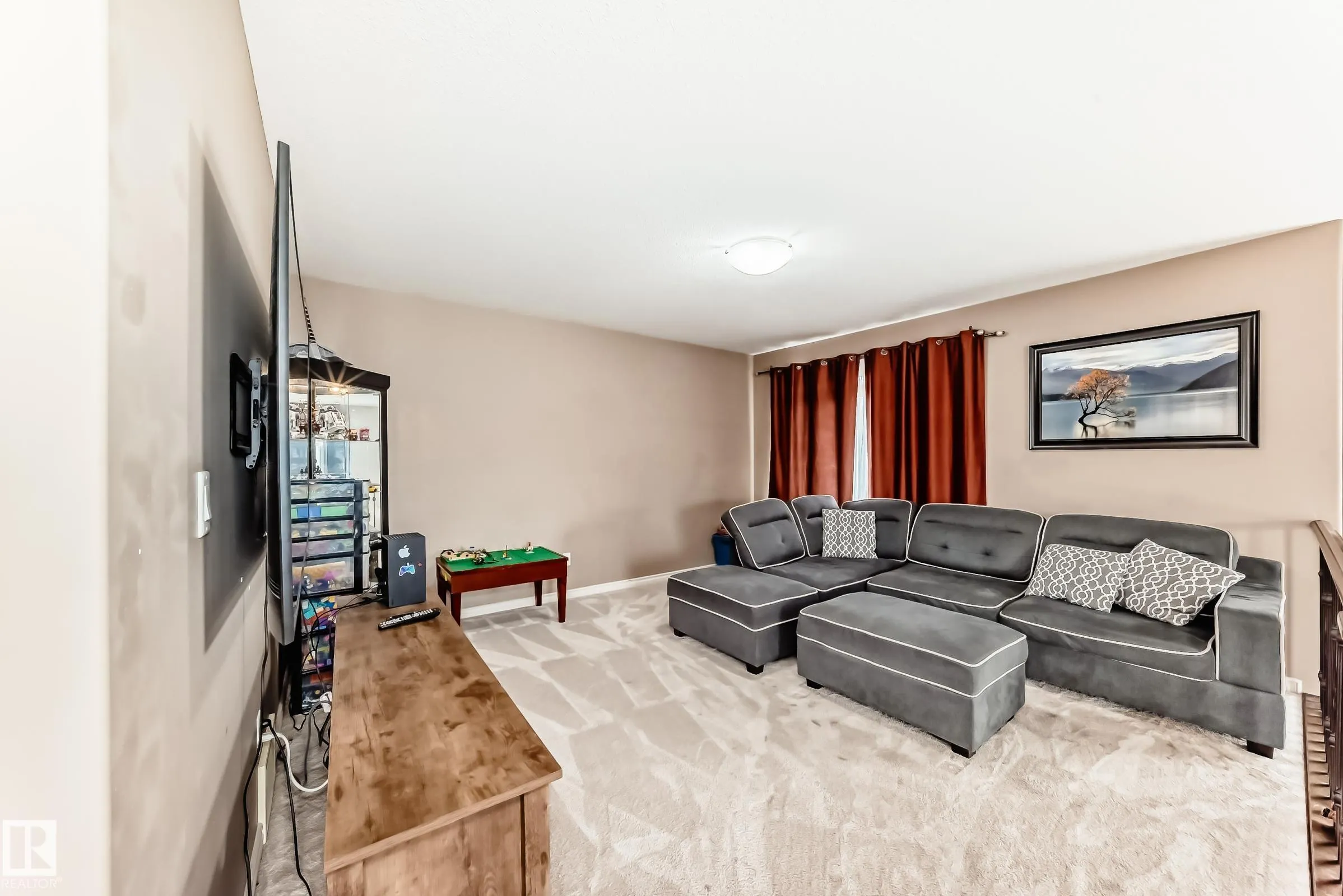 749 MCALLISTER Loop