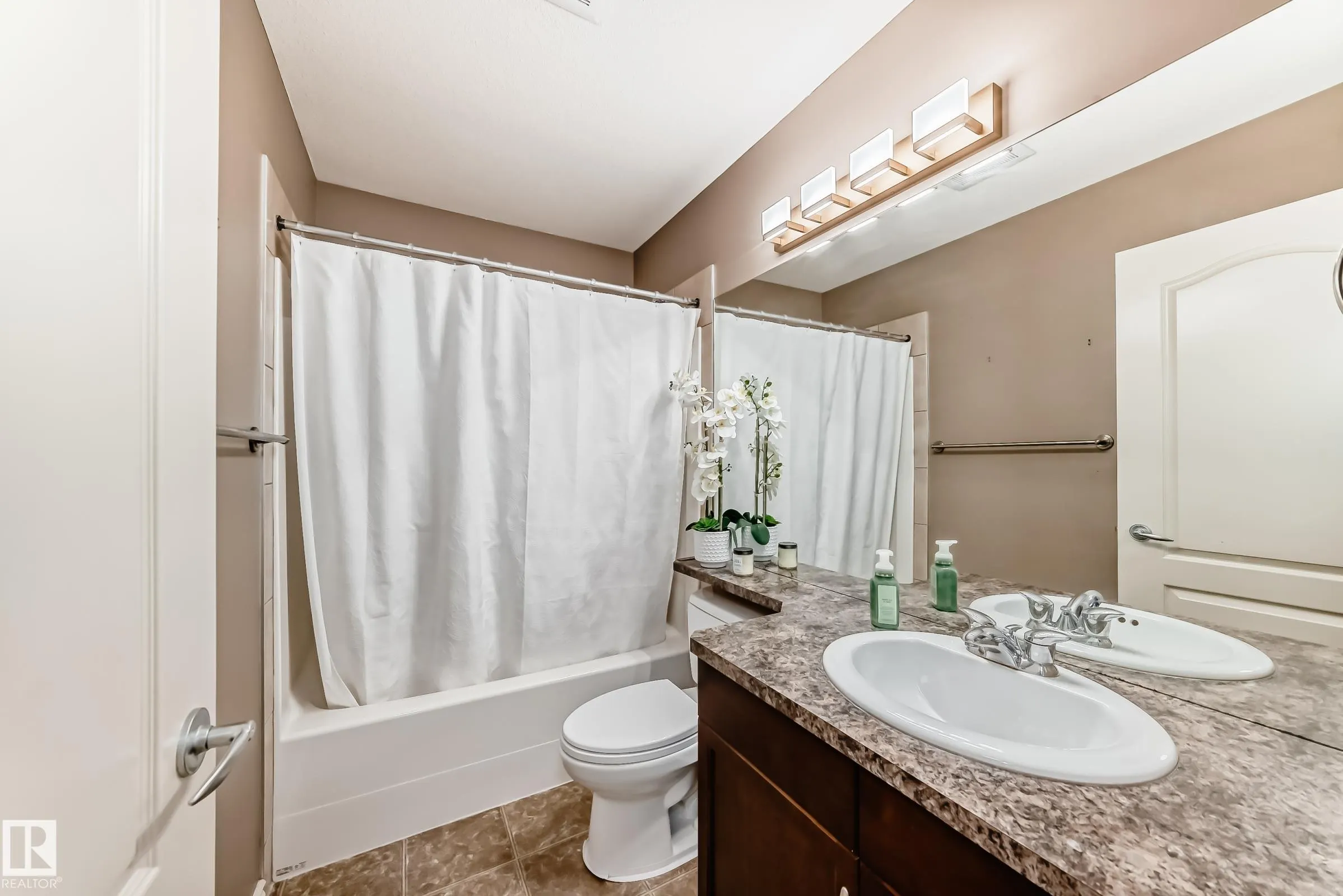 749 MCALLISTER Loop