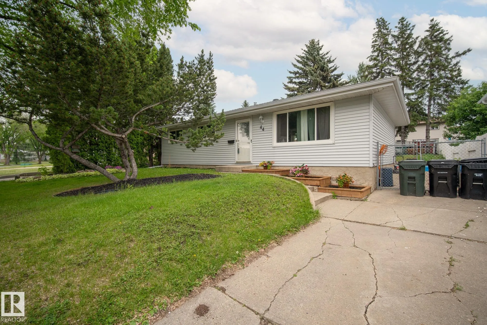 44 MARION Drive