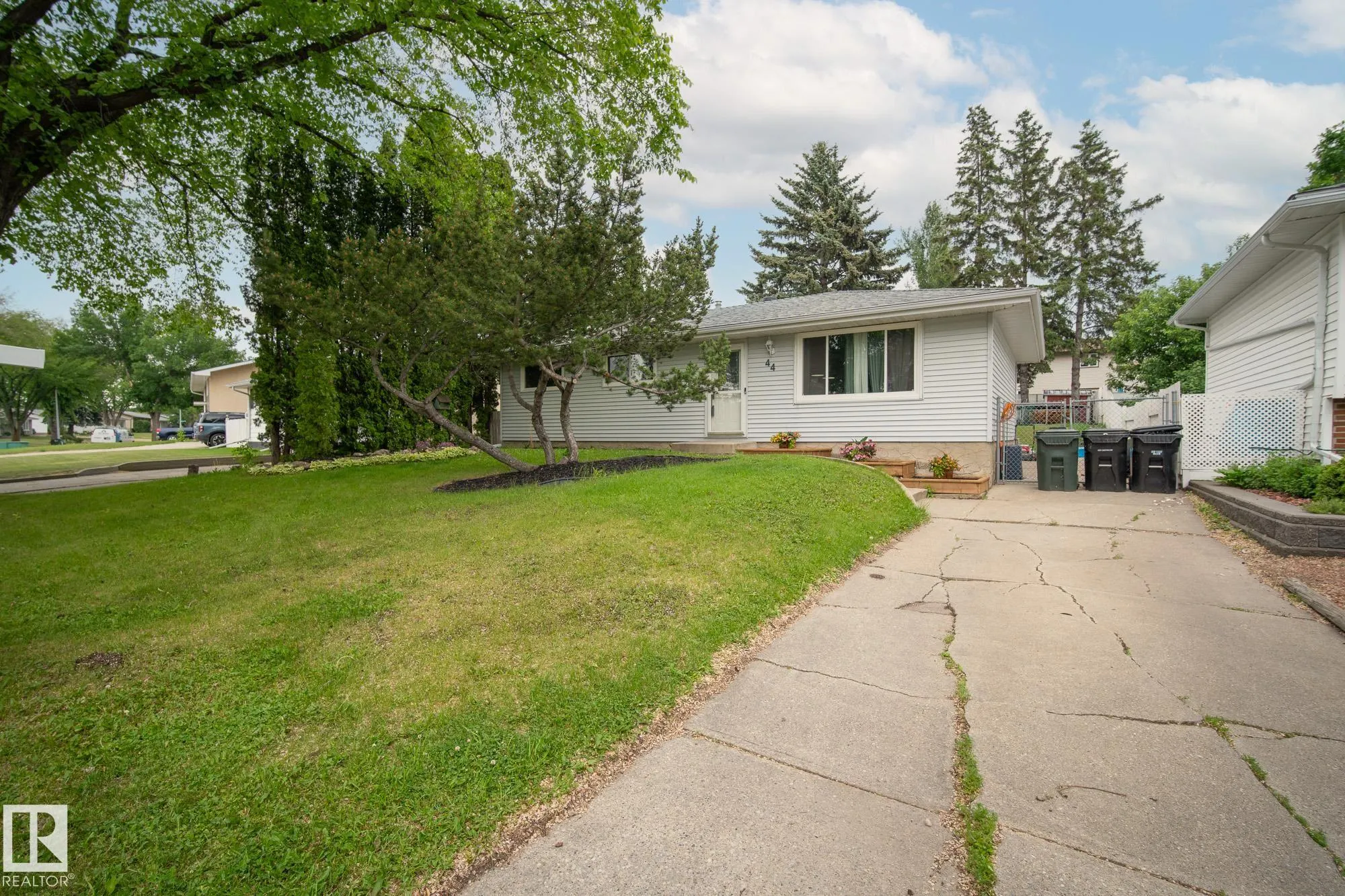 44 MARION Drive