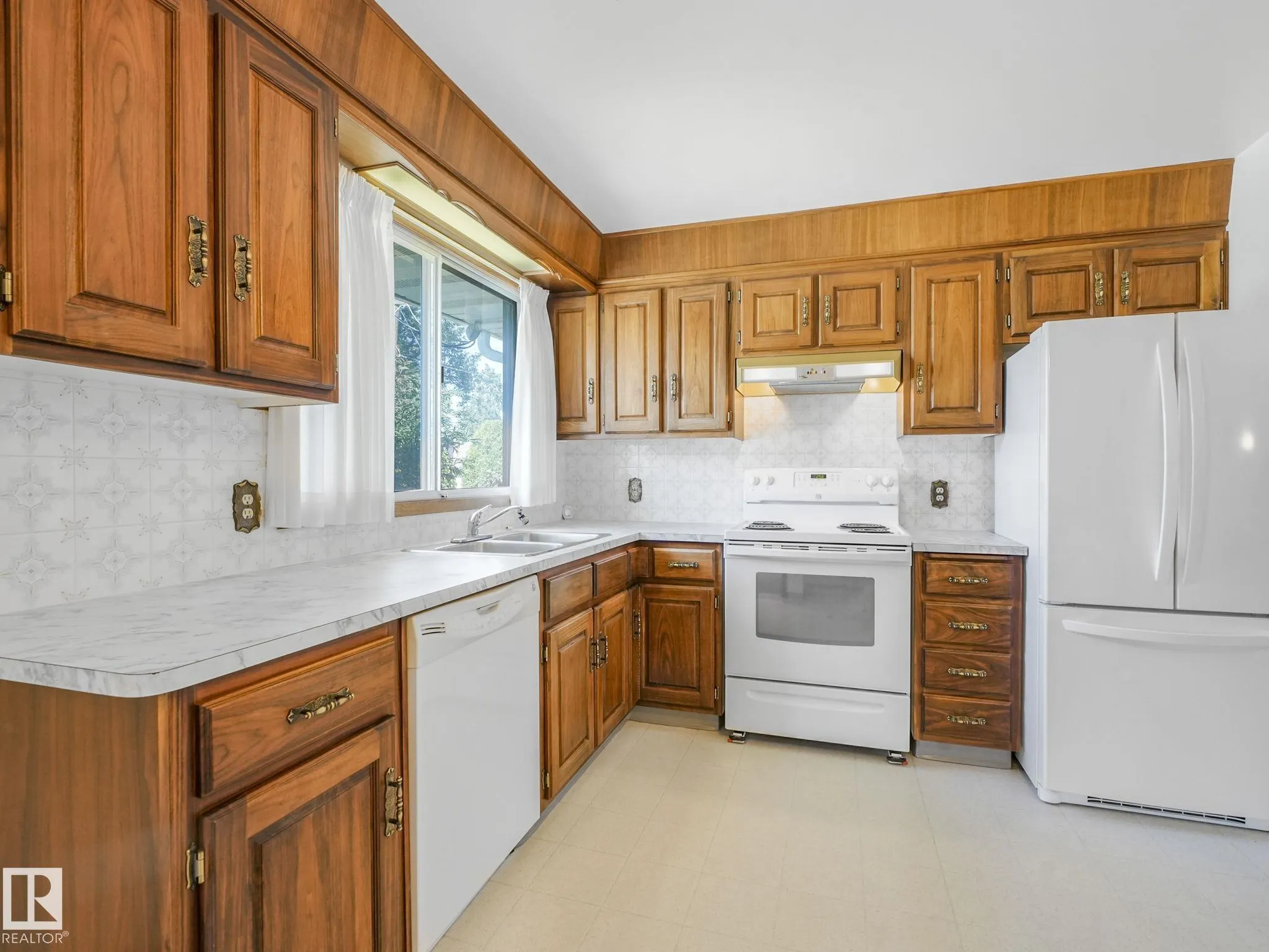 9010 MEADOWLARK Road