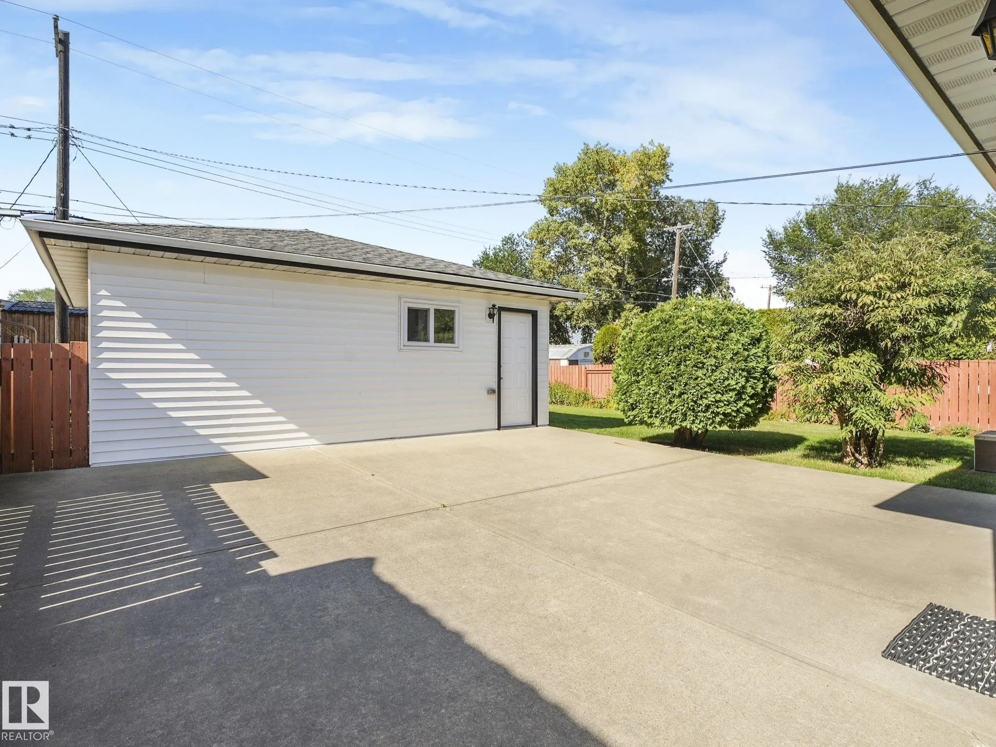 9010 MEADOWLARK Road