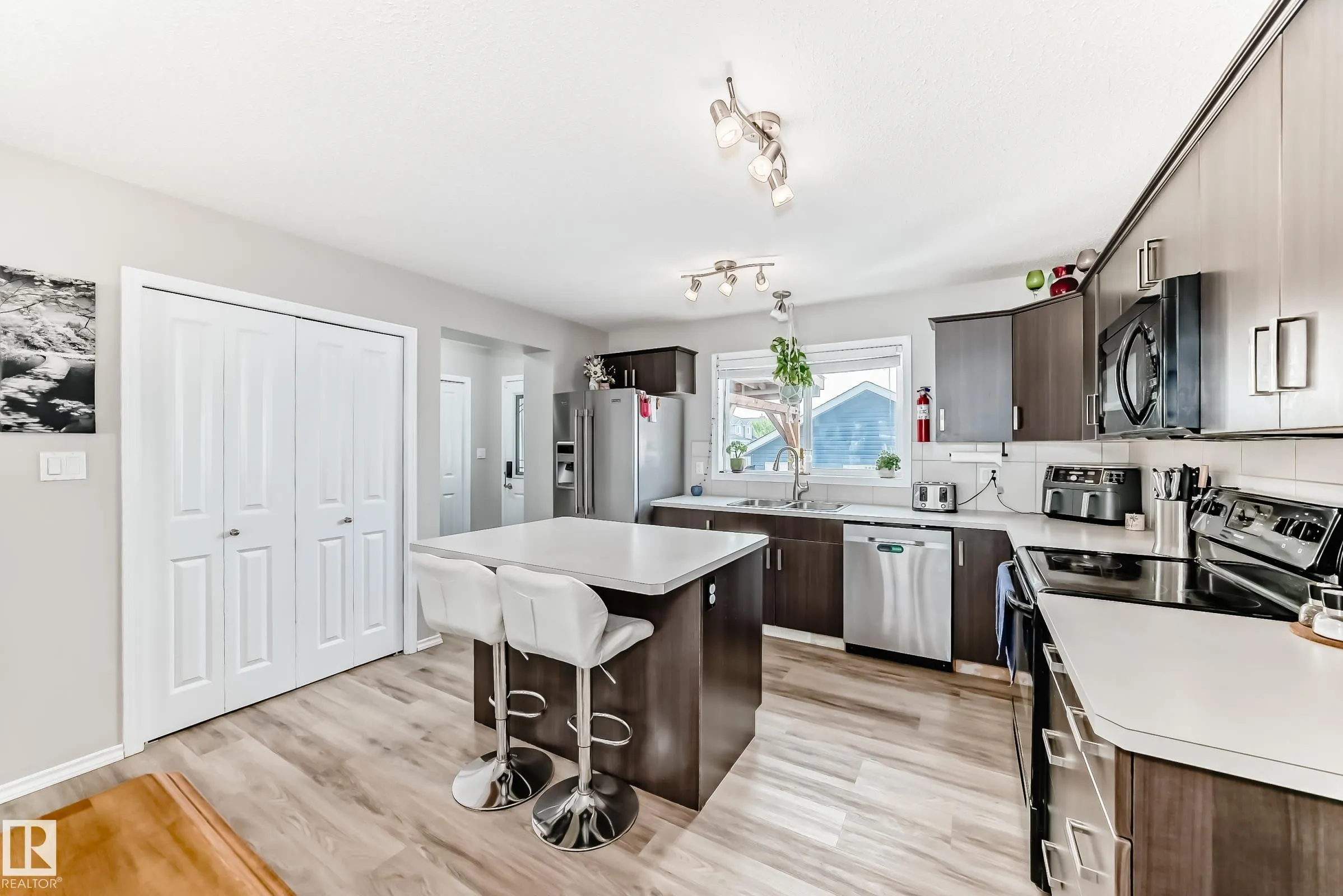 398 SIMMONDS Way