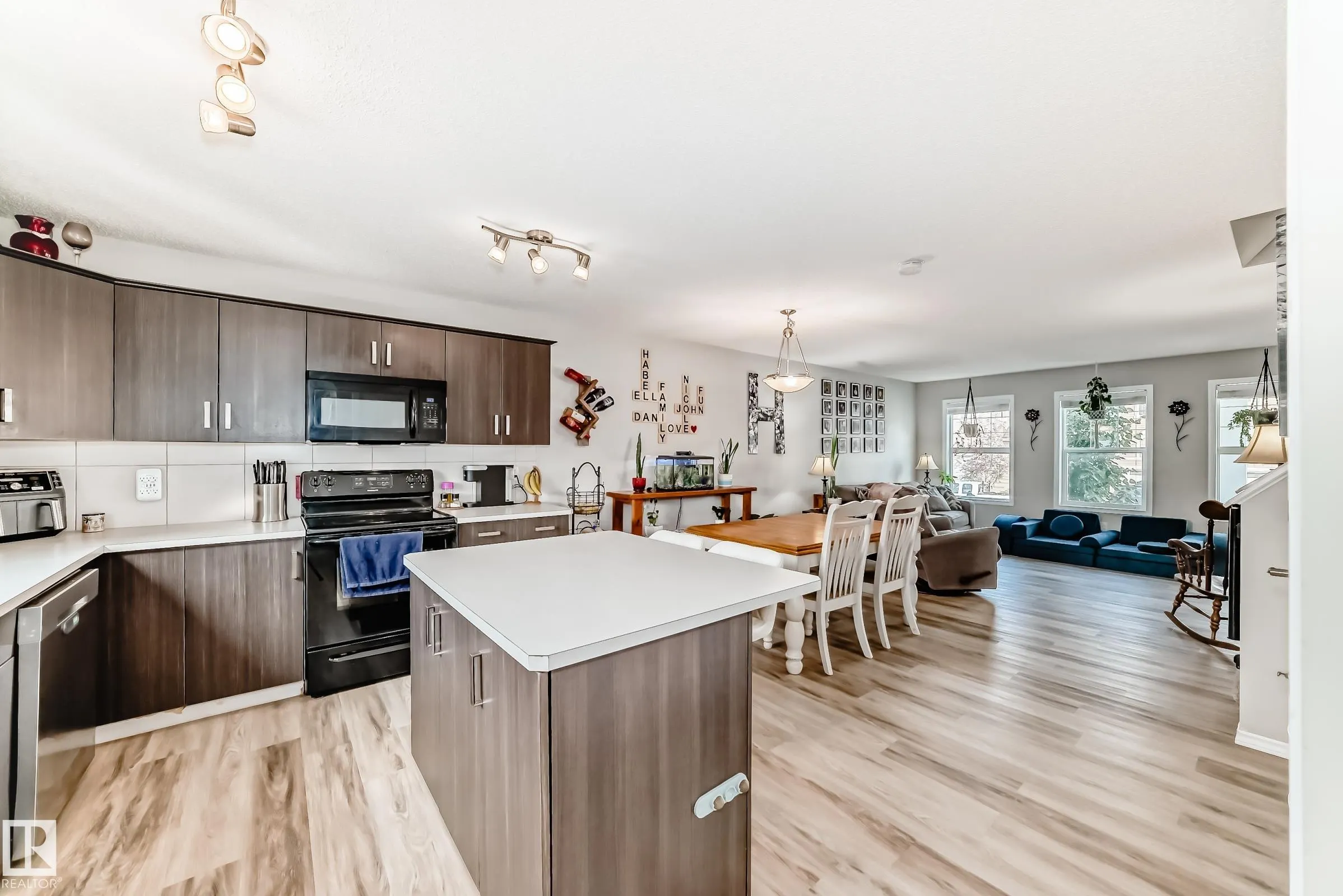 398 SIMMONDS Way