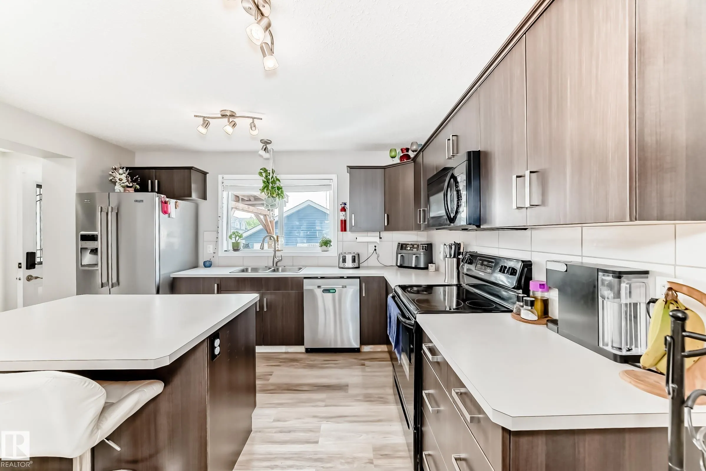 398 SIMMONDS Way