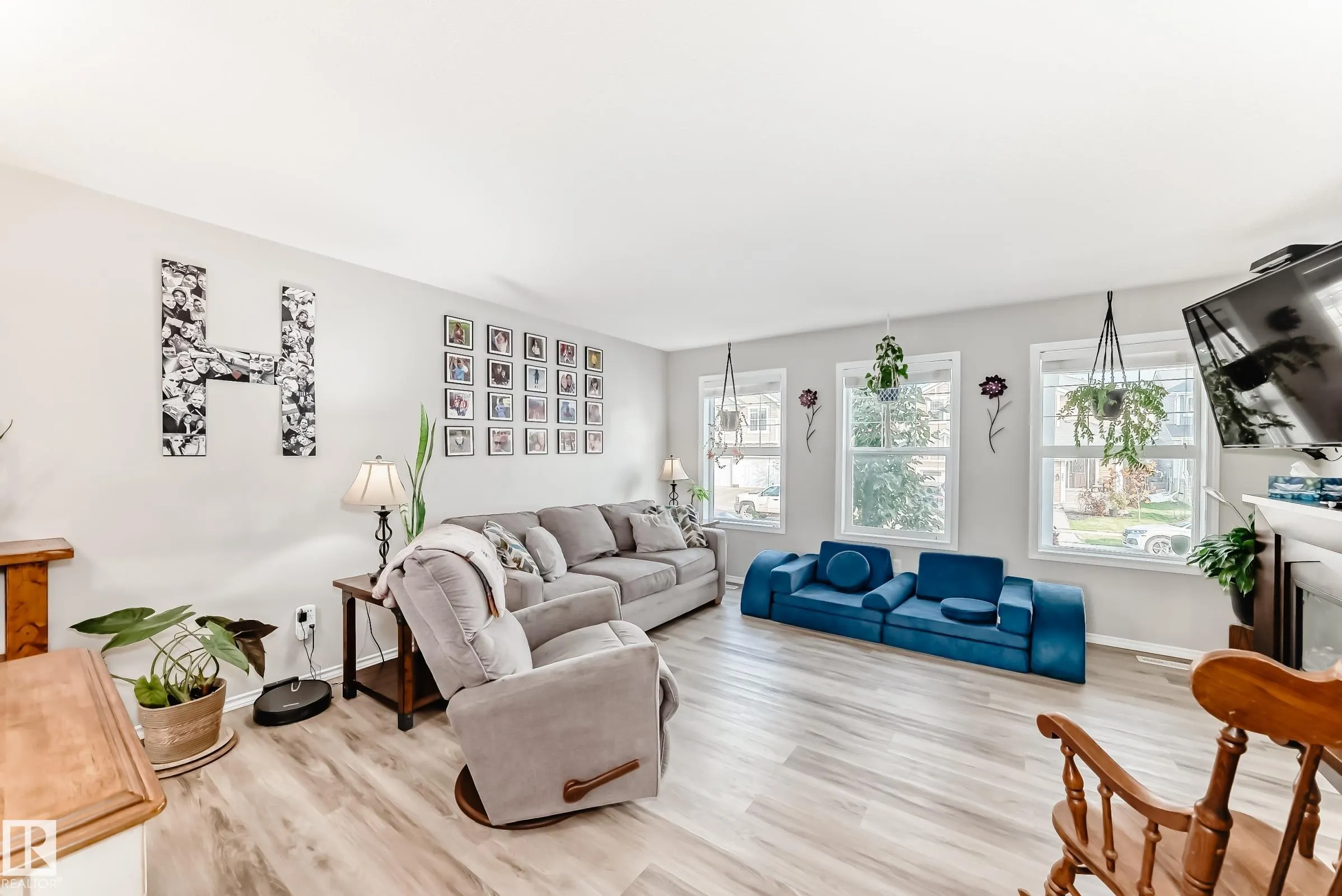 398 SIMMONDS Way