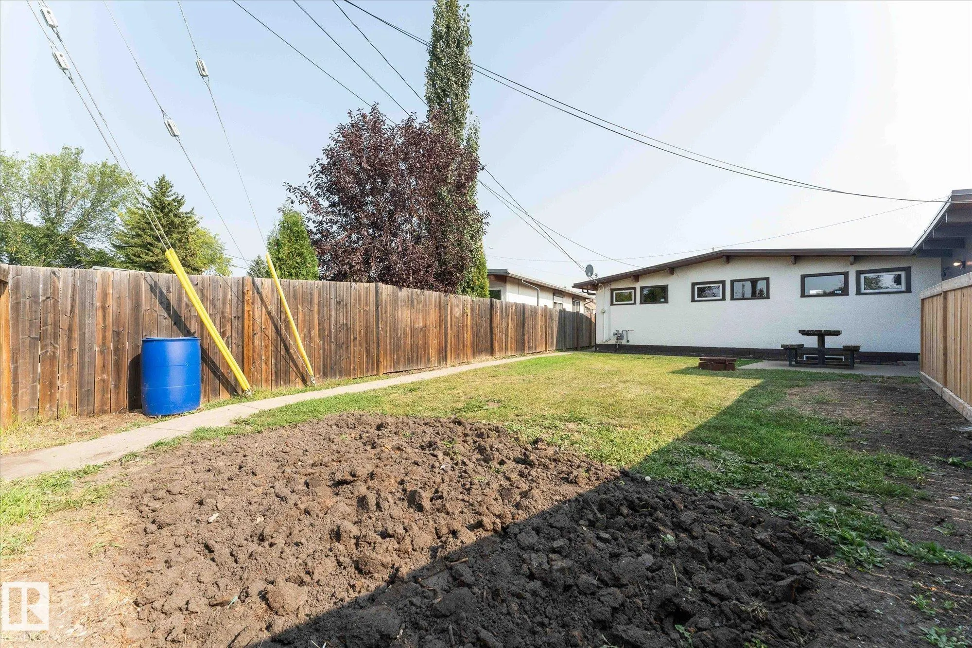 8820 MEADOWLARK Road