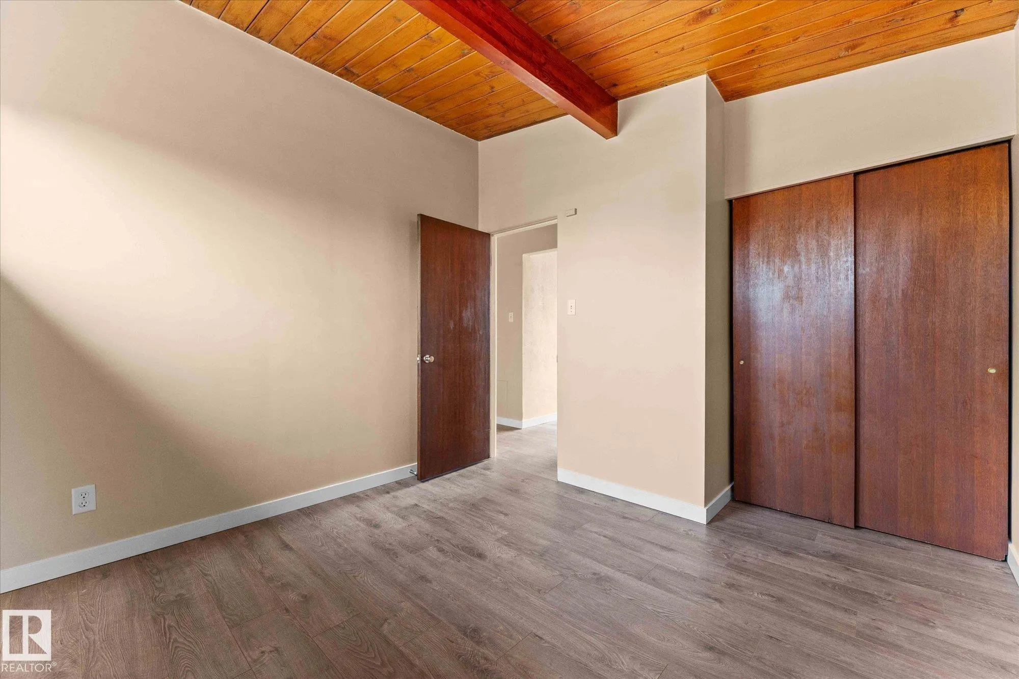 8820 MEADOWLARK Road