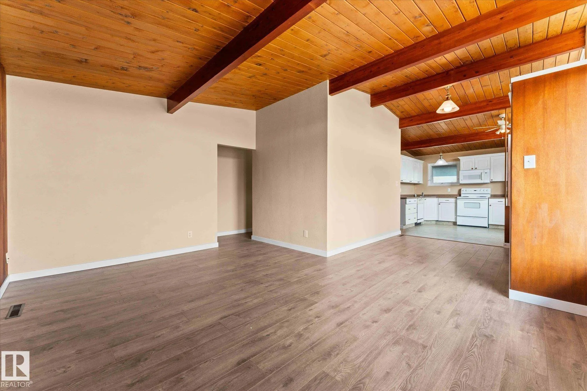 8820 MEADOWLARK Road