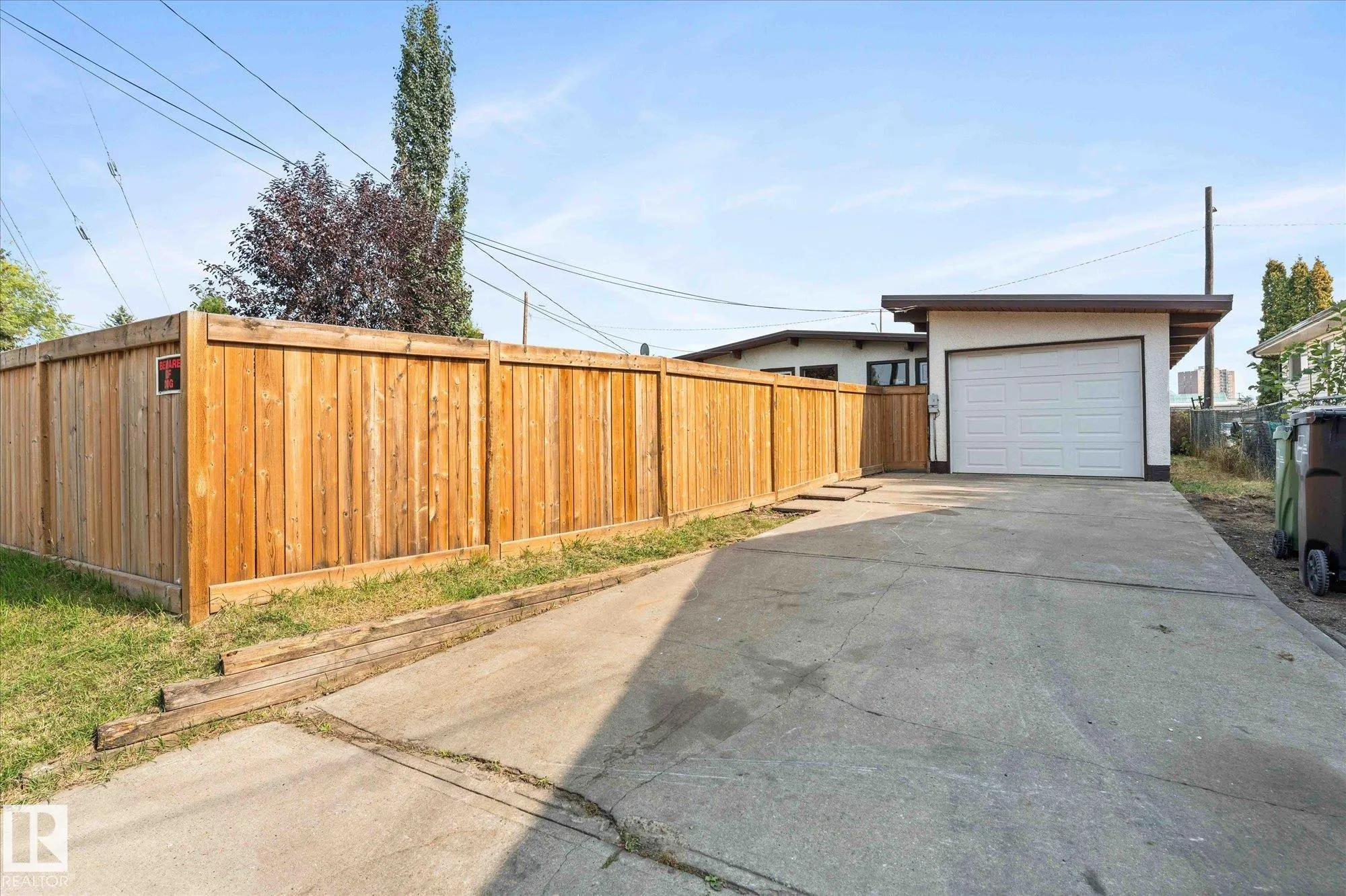 8820 MEADOWLARK Road