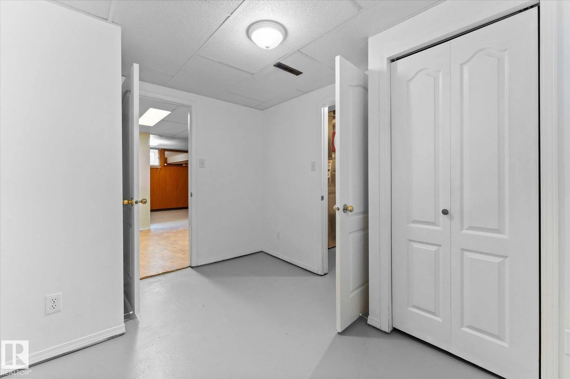8820 MEADOWLARK Road