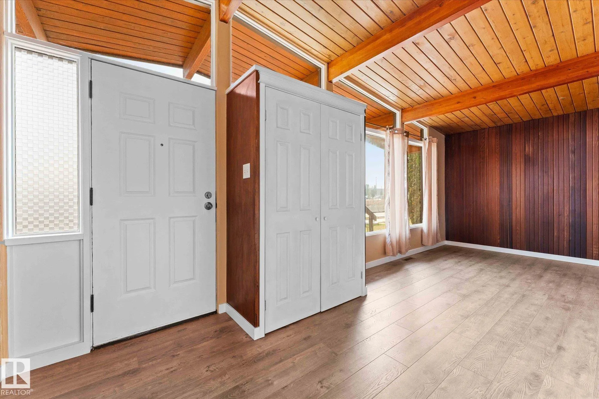 8820 MEADOWLARK Road