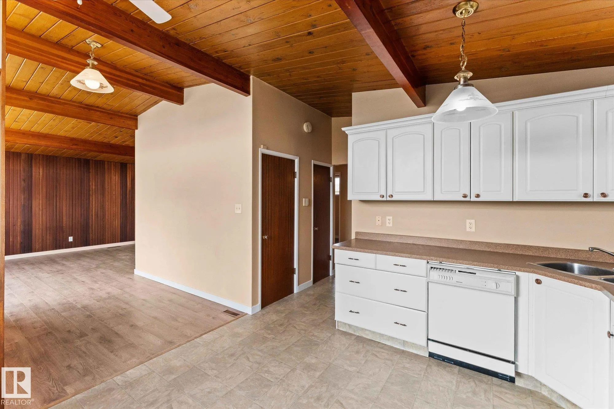 8820 MEADOWLARK Road