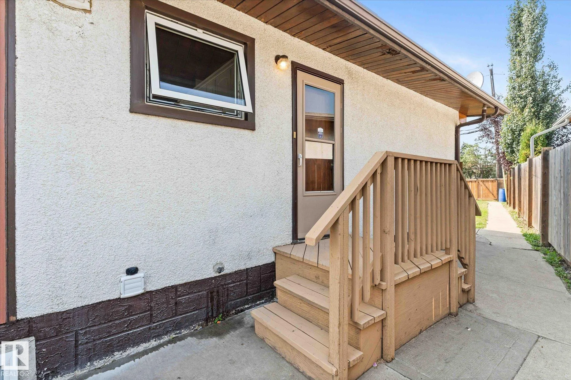 8820 MEADOWLARK Road