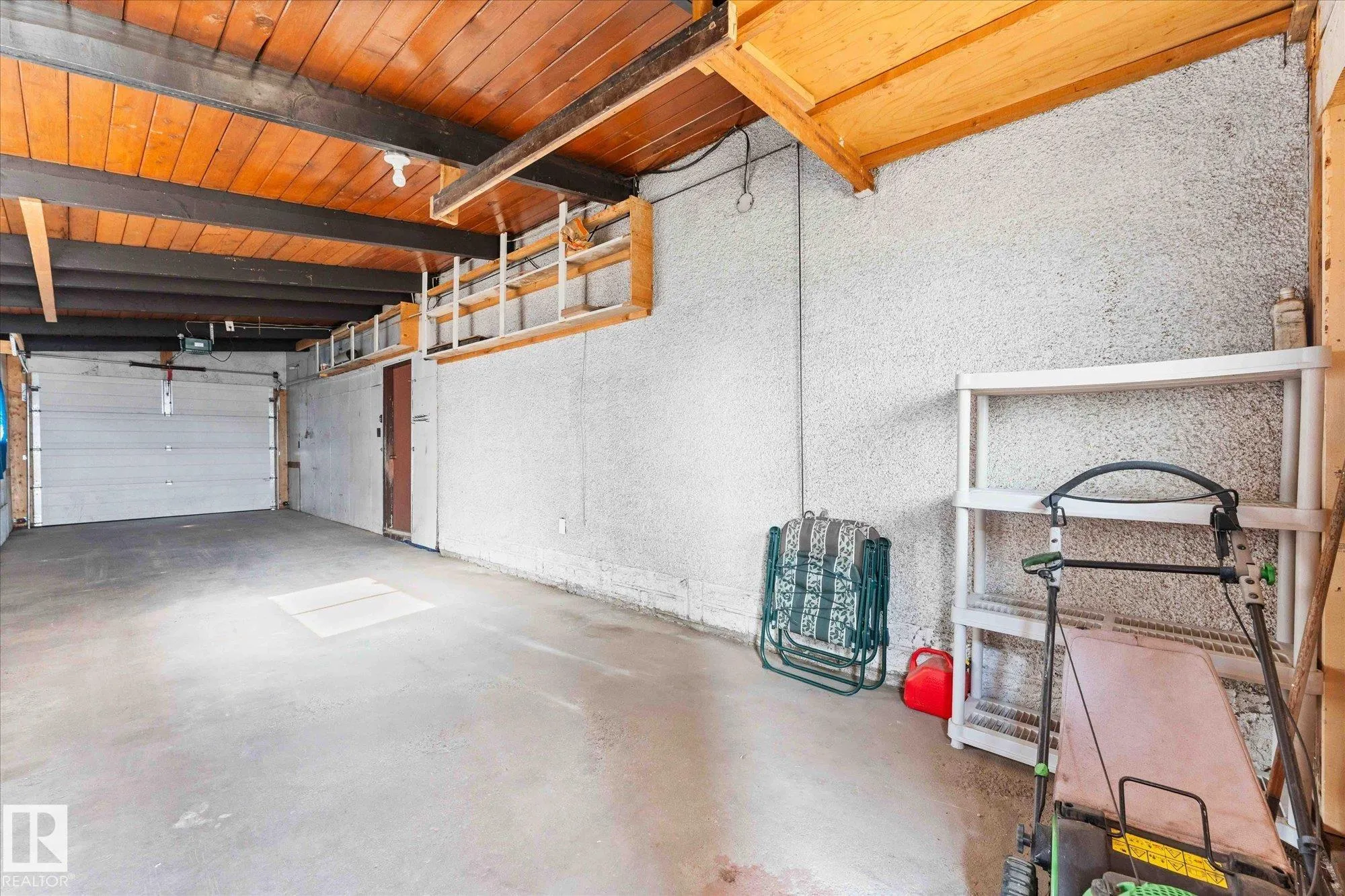 8820 MEADOWLARK Road