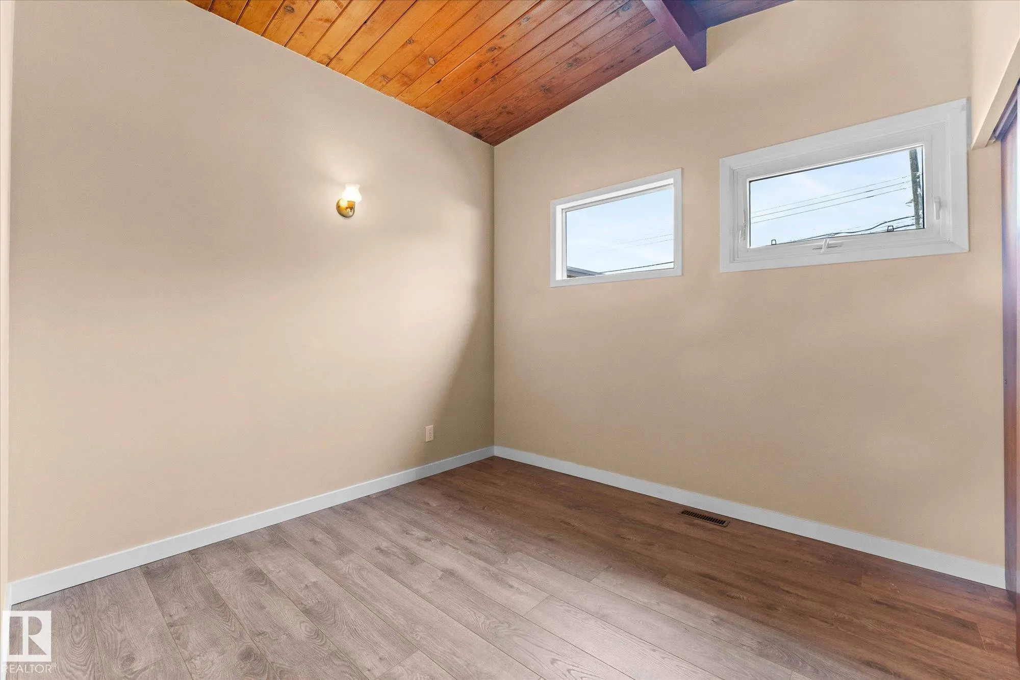 8820 MEADOWLARK Road