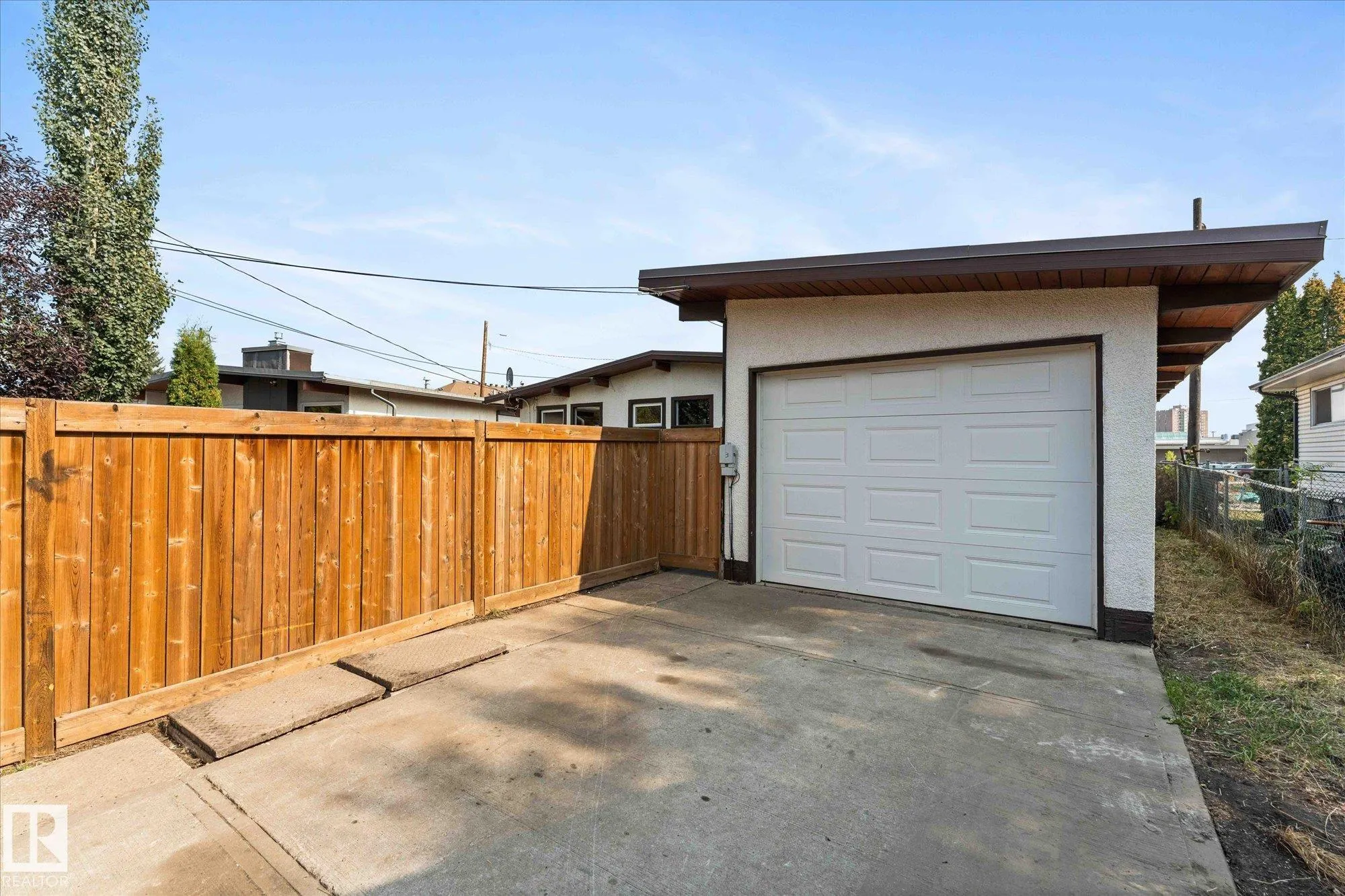8820 MEADOWLARK Road