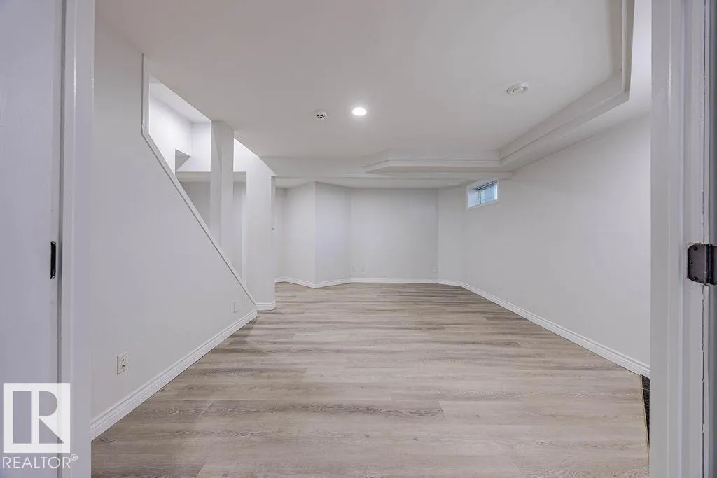 10 ORIOLE Court