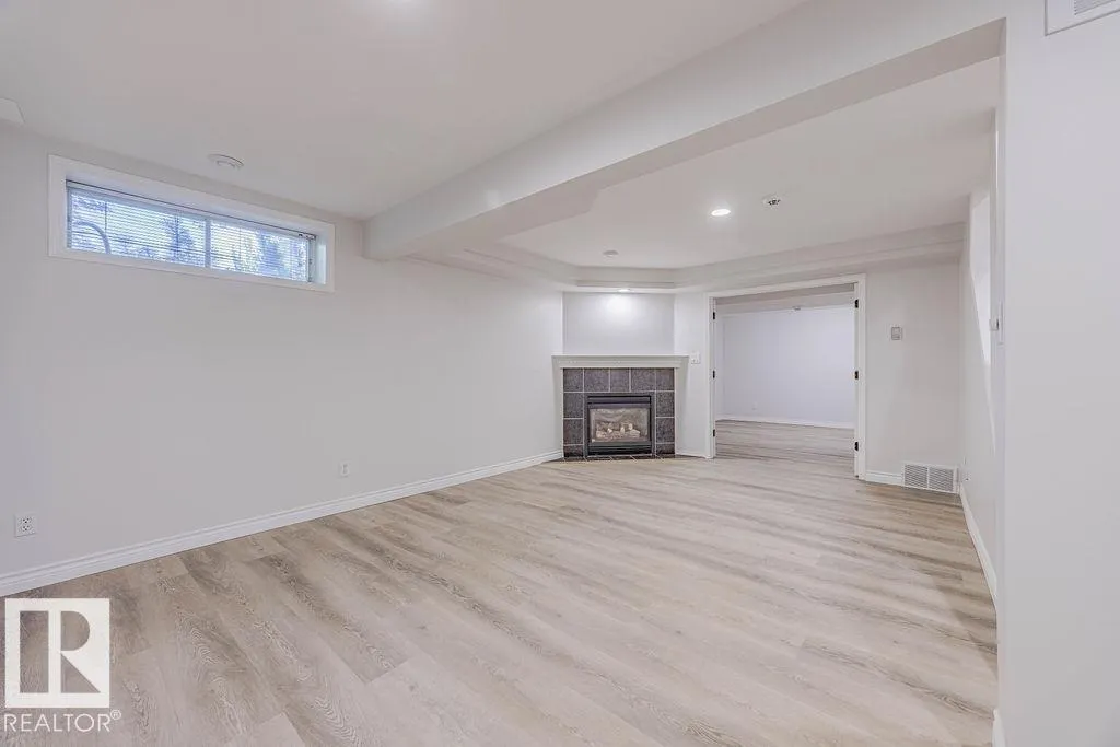 10 ORIOLE Court