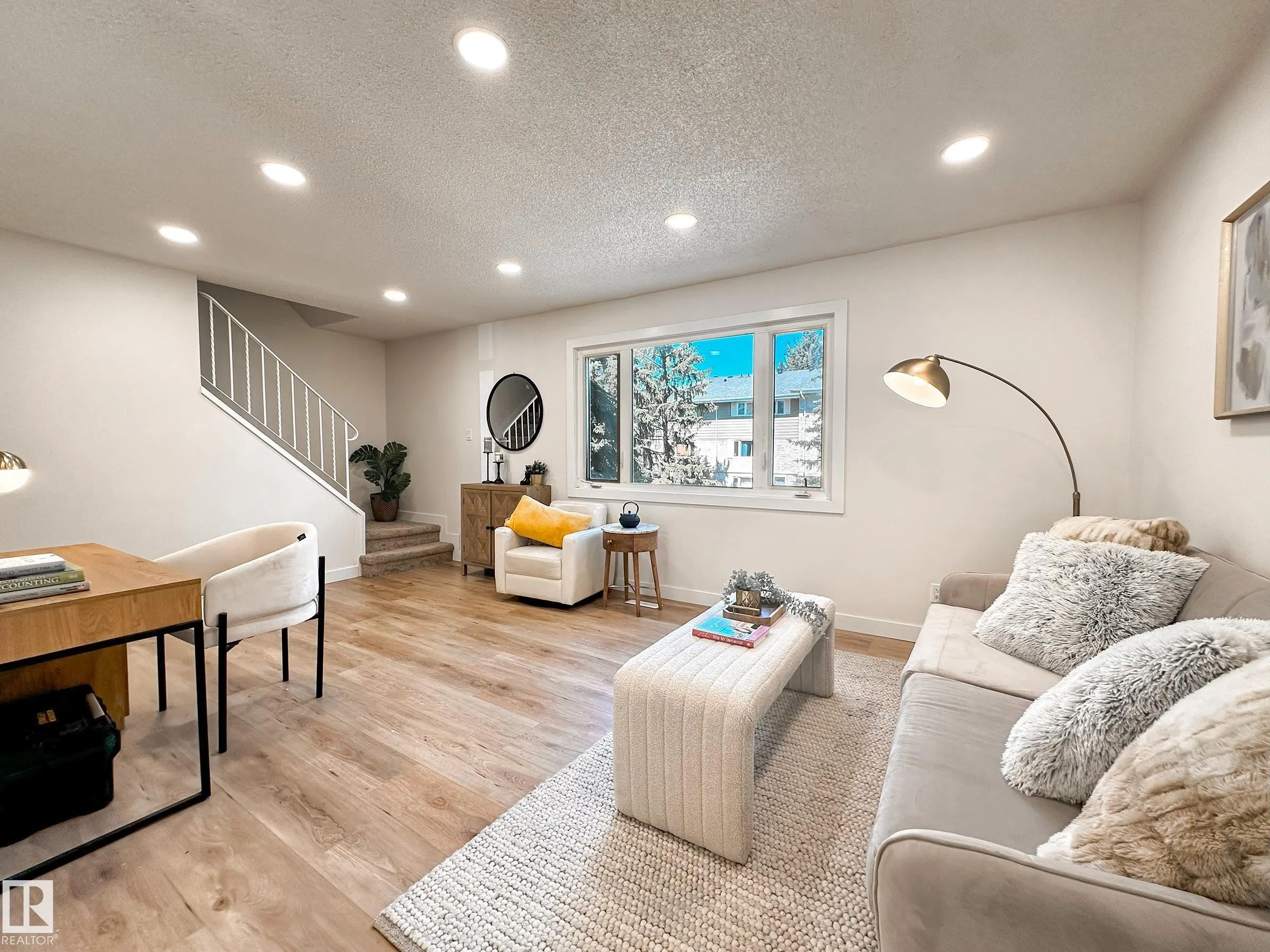 6J CALLINGWOOD Court