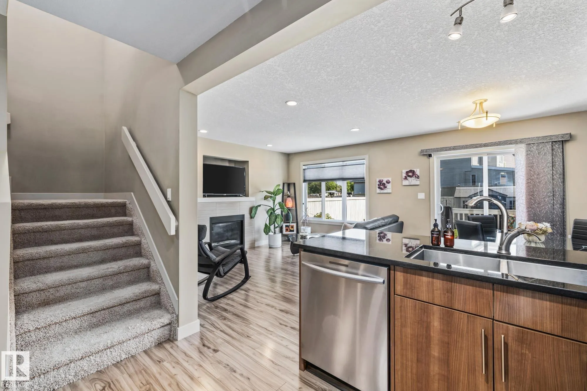 74 WILLOW'S End