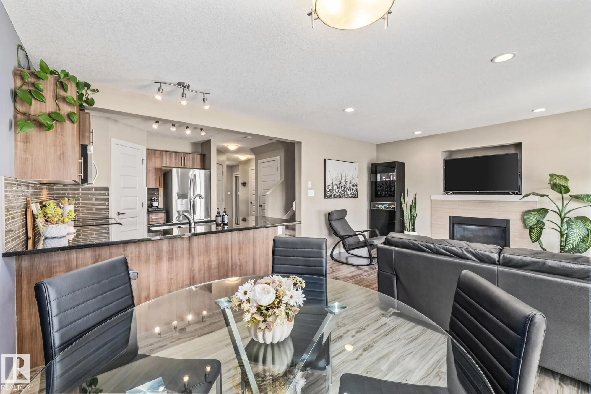 74 WILLOW'S End