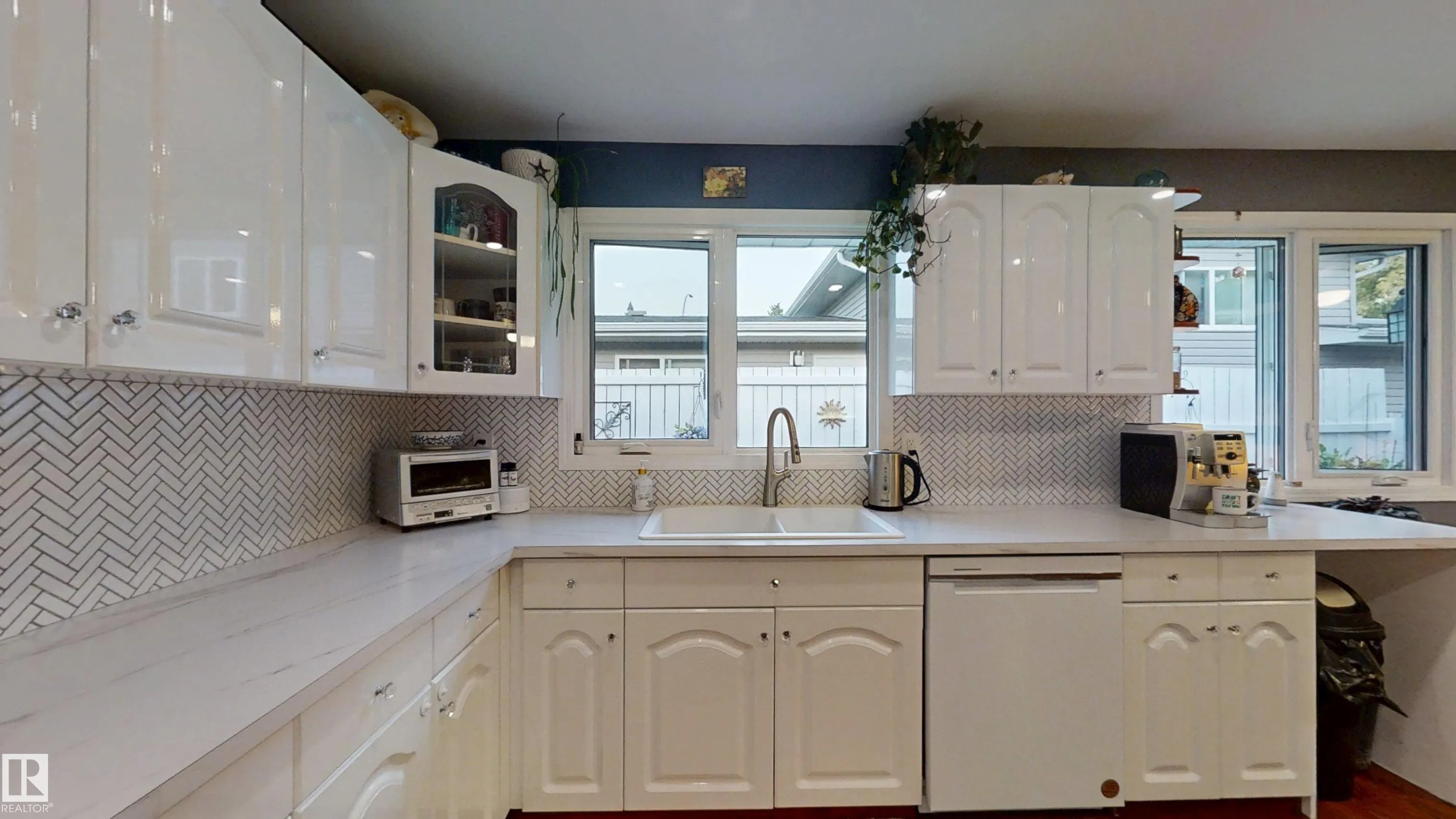 2 ANDERSON Court