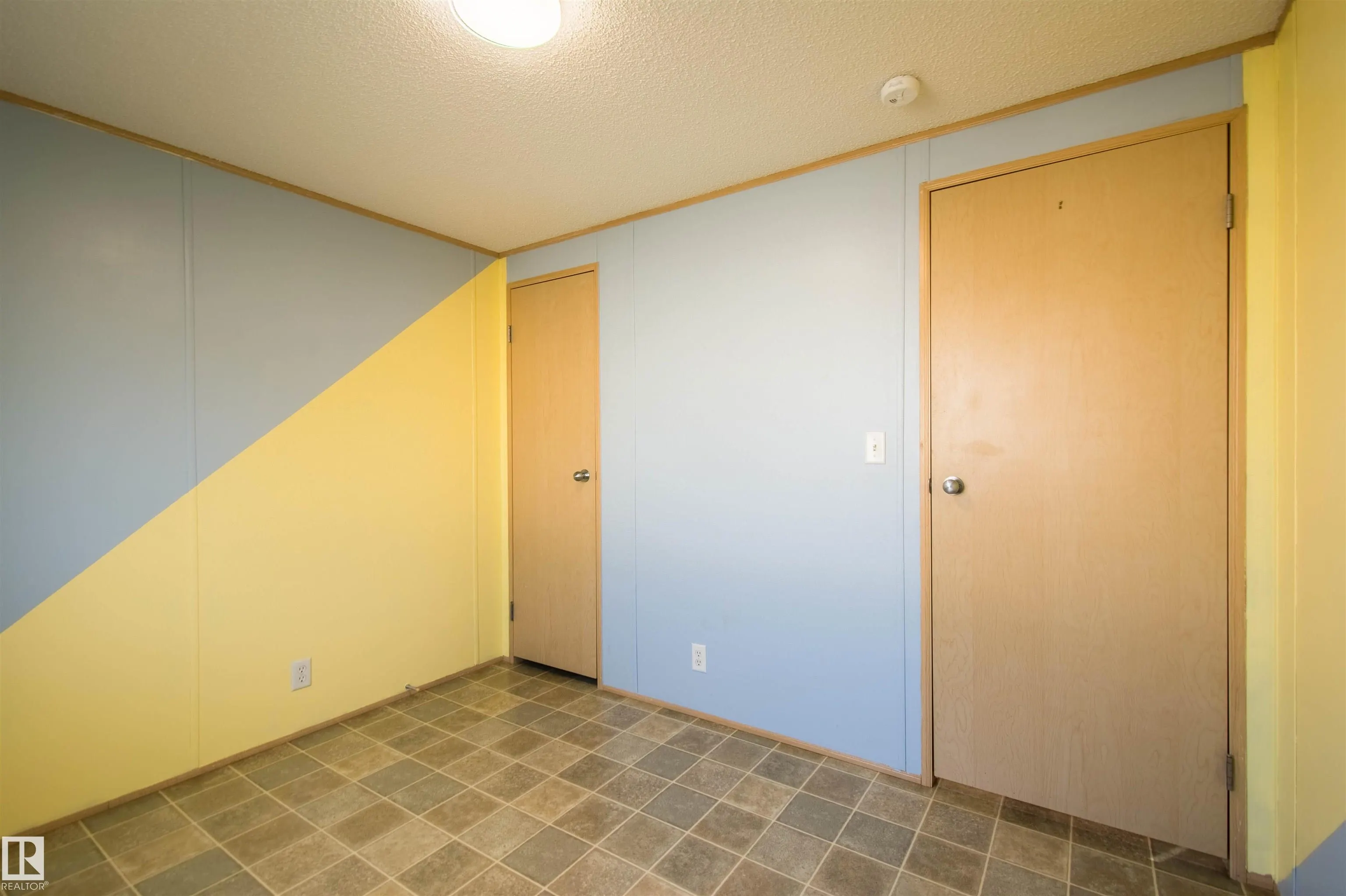 12604 153 Avenue