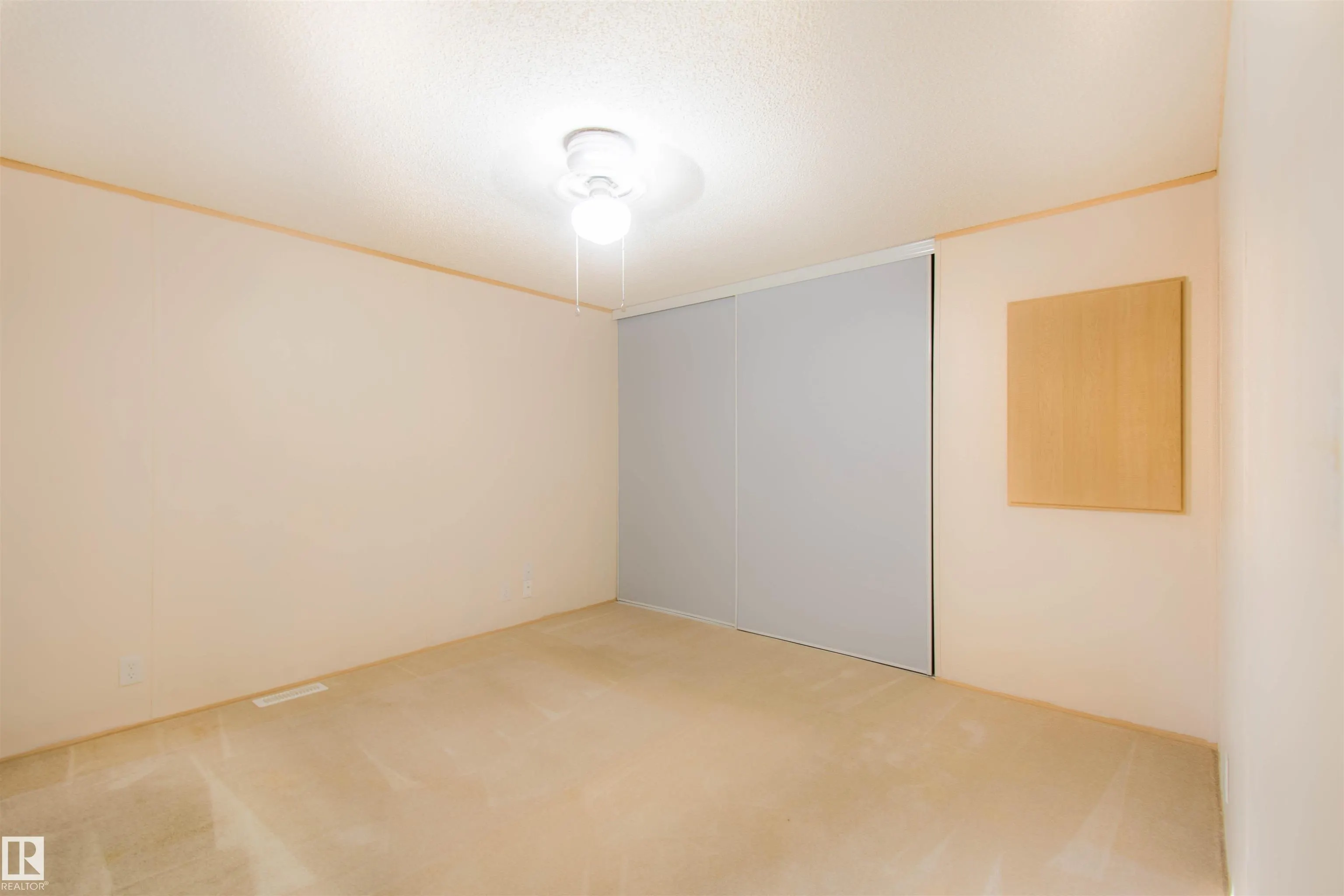 12604 153 Avenue