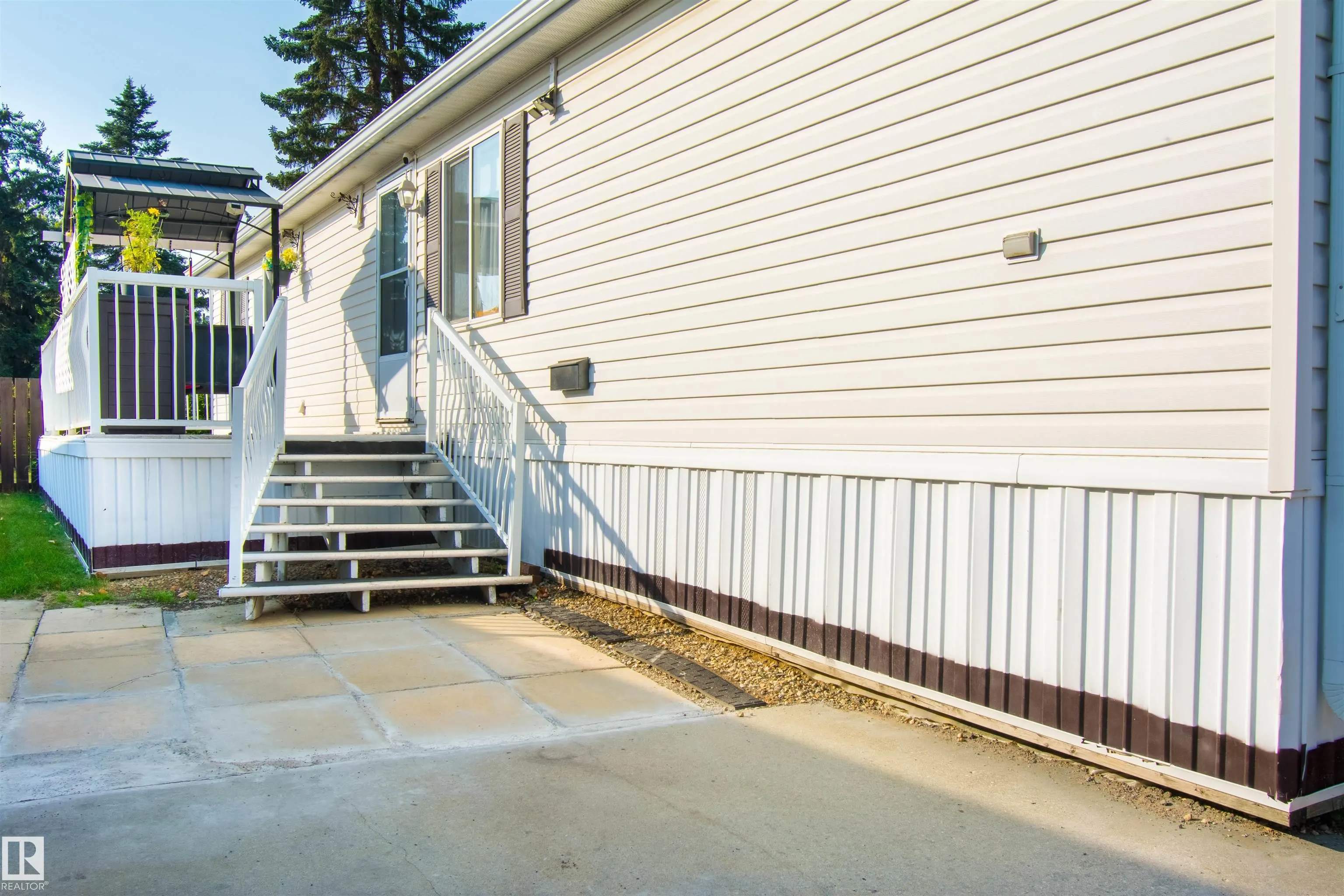 12604 153 Avenue