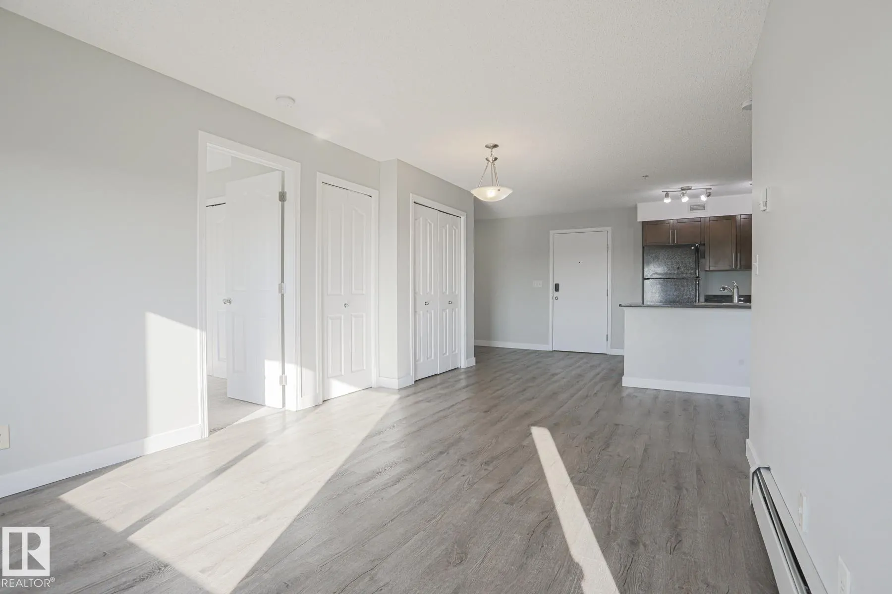 11808 22 Avenue
