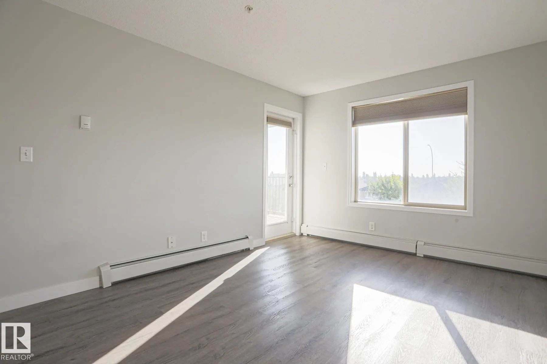 11808 22 Avenue