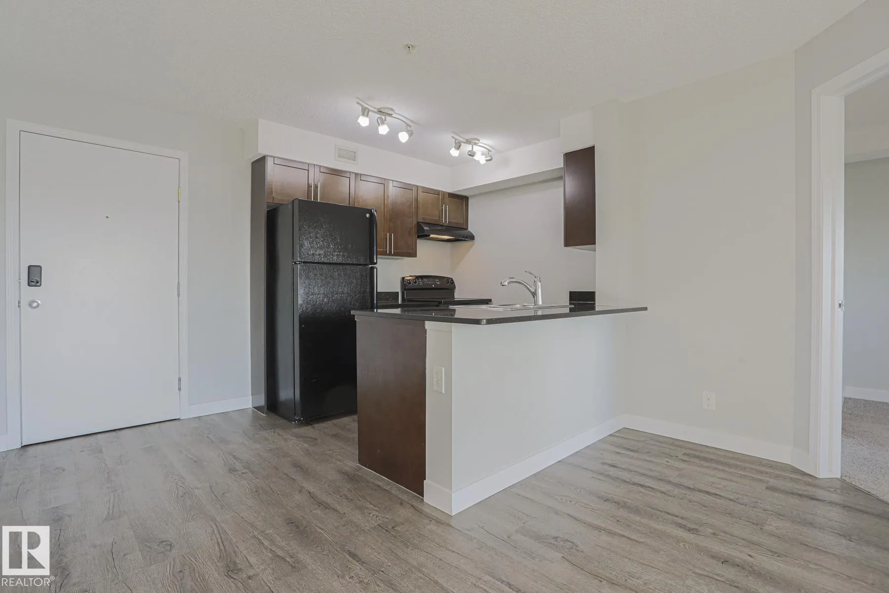 11808 22 Avenue