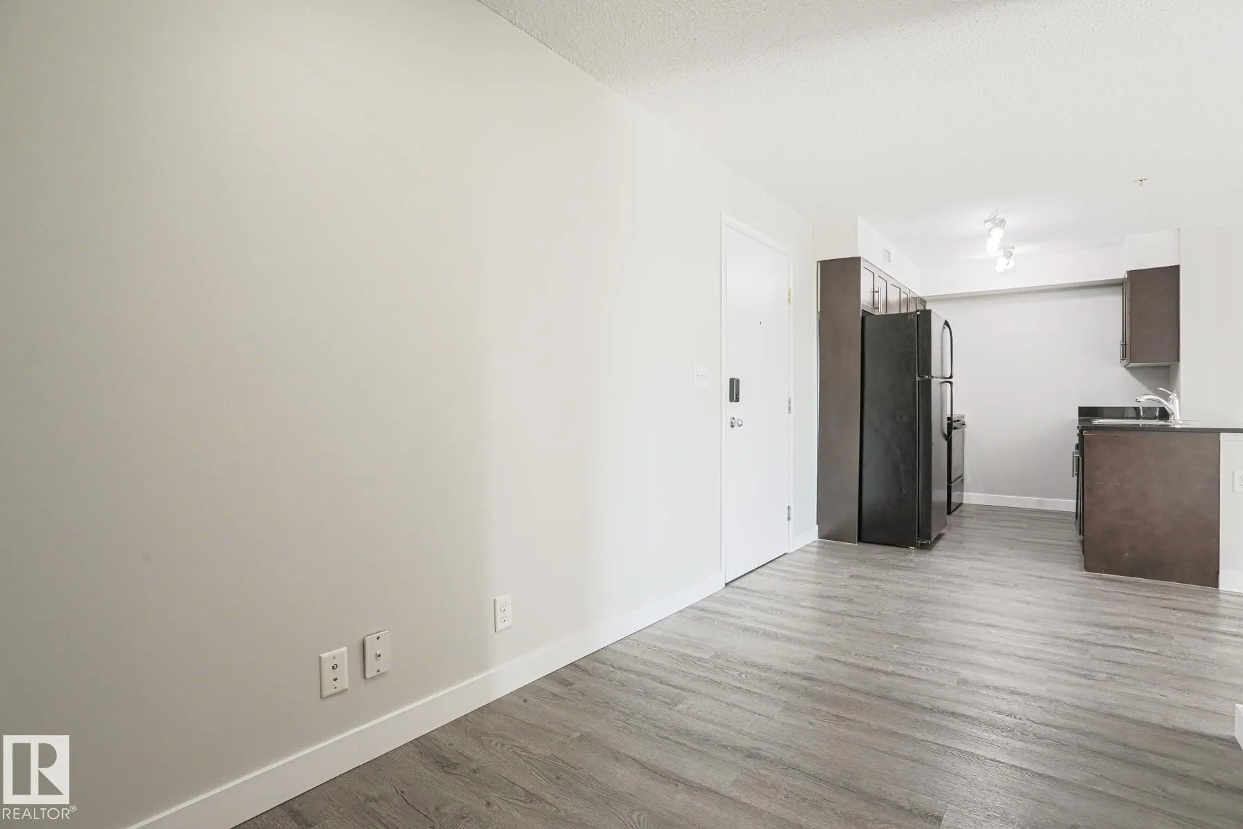 11808 22 Avenue