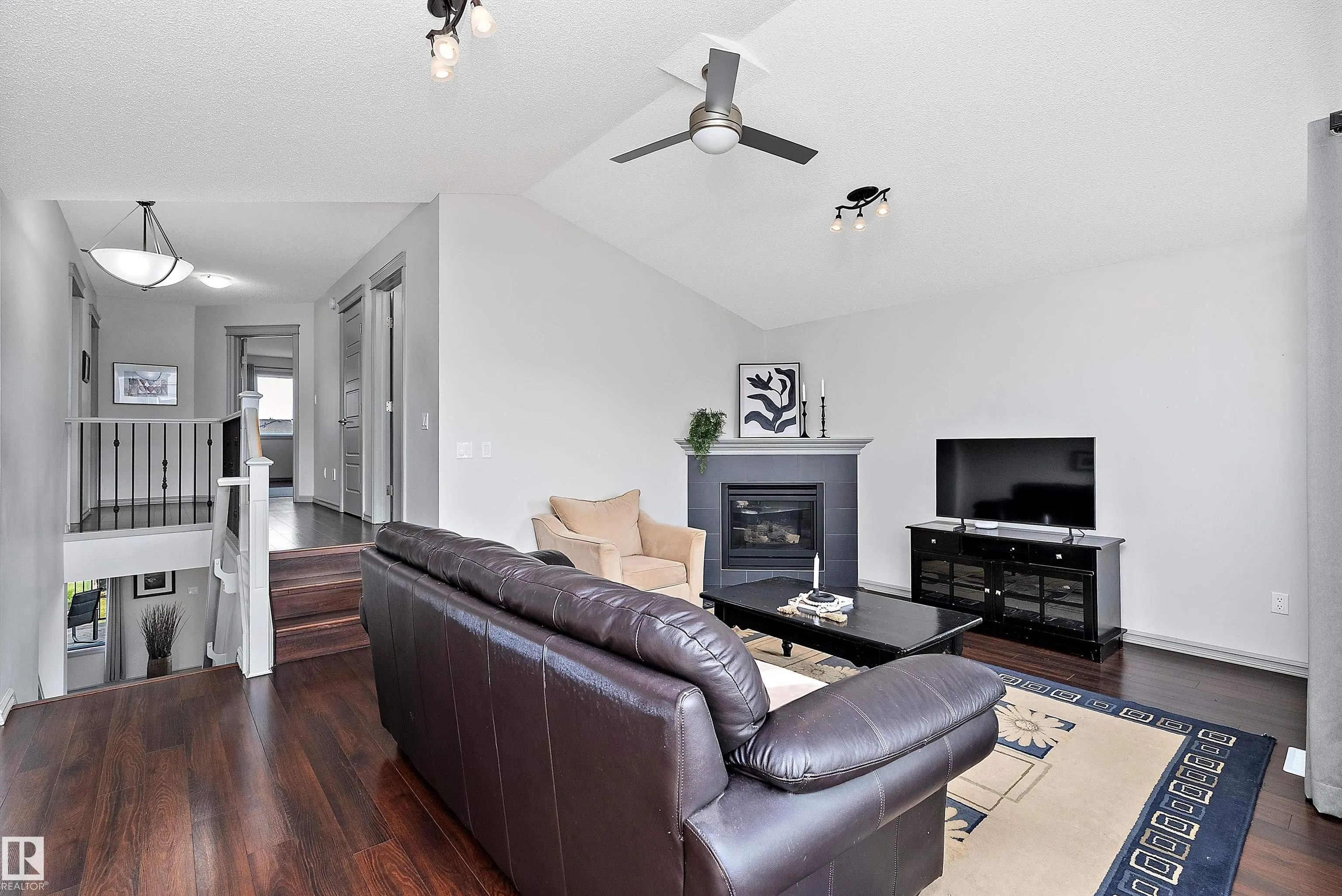 84 SELKIRK Place