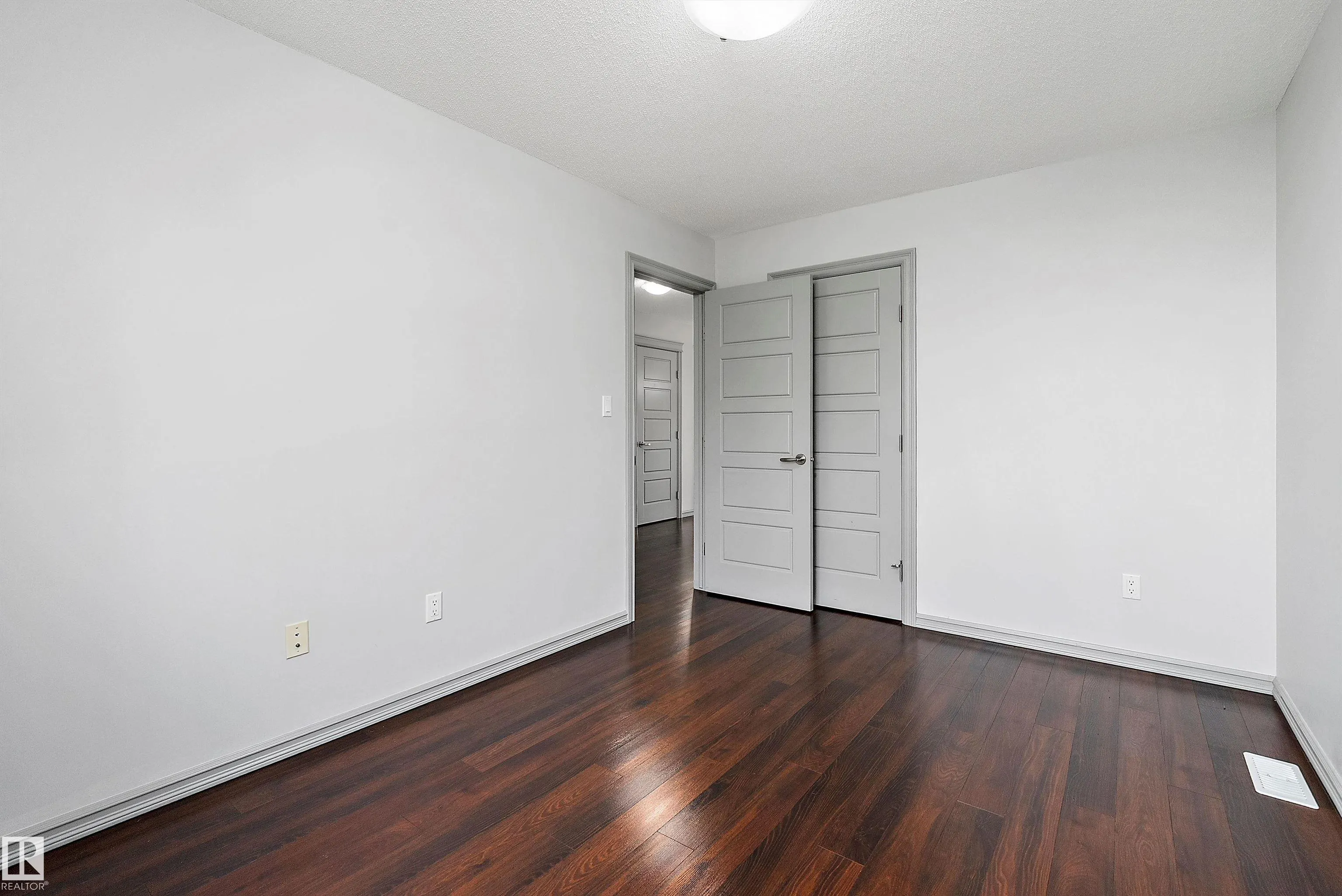84 SELKIRK Place