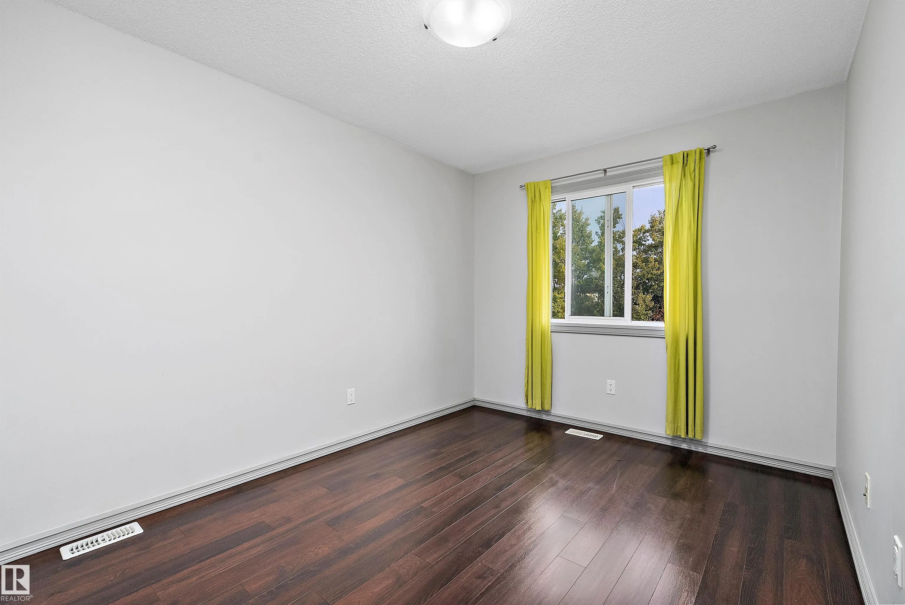 84 SELKIRK Place