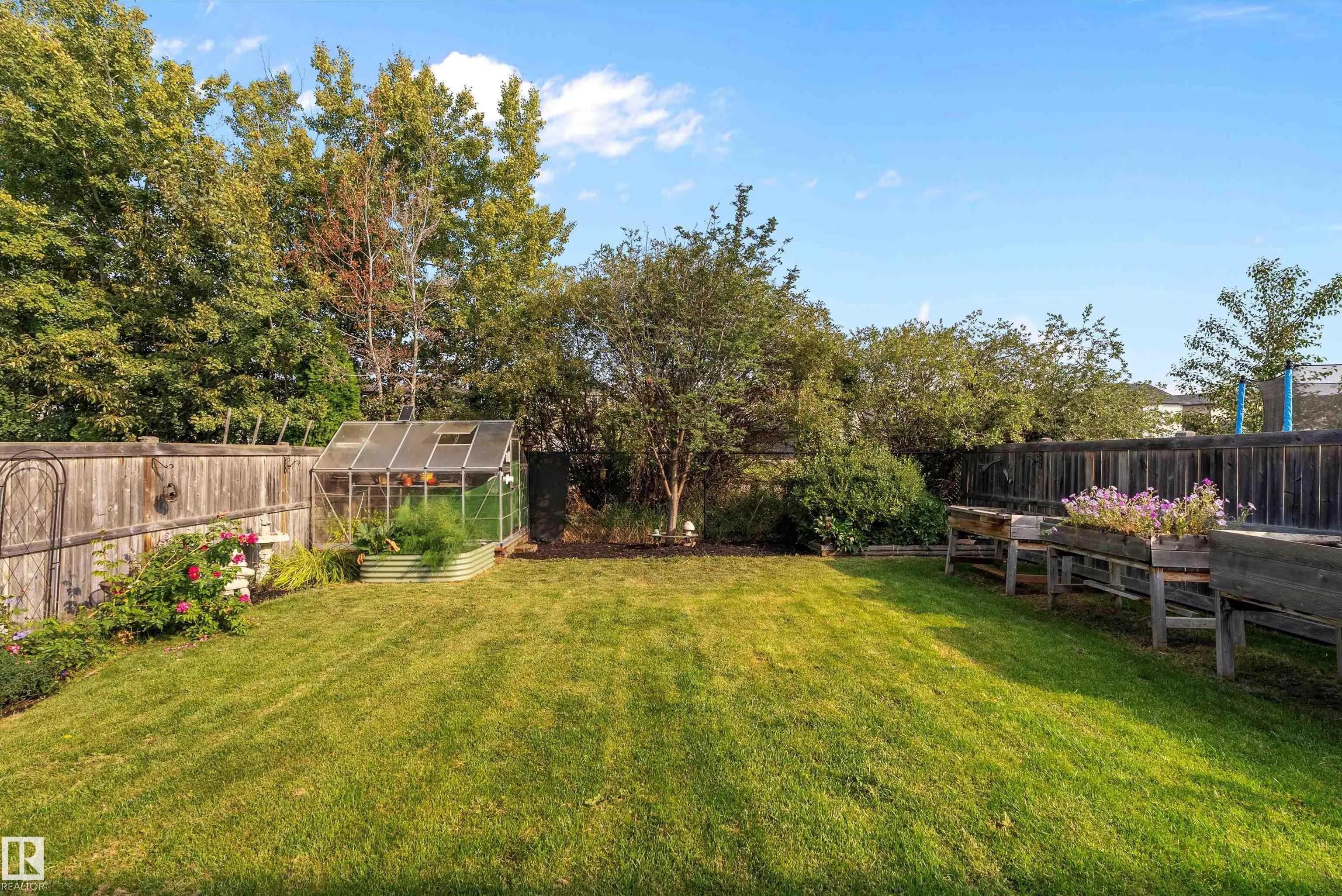 84 SELKIRK Place