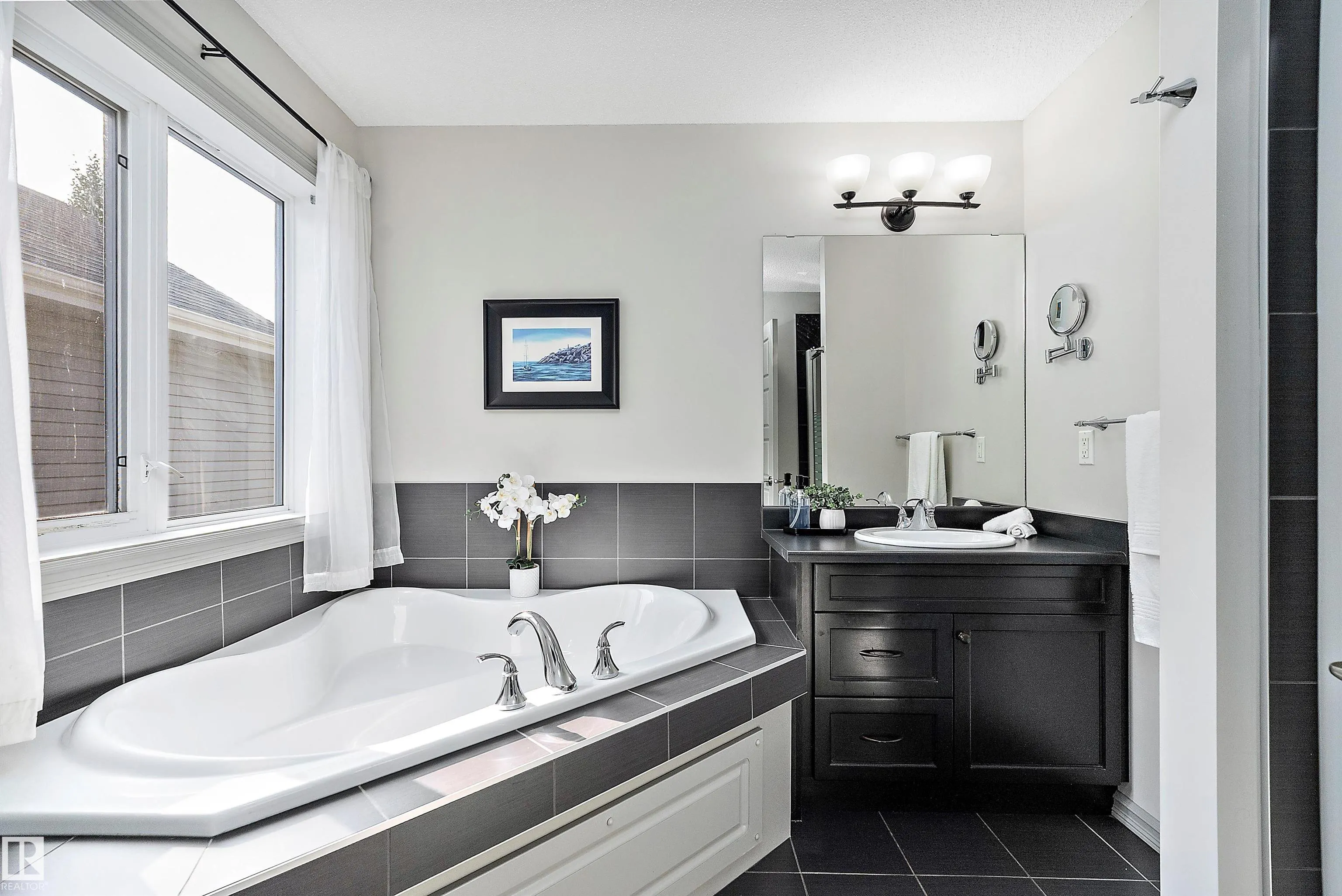 84 SELKIRK Place