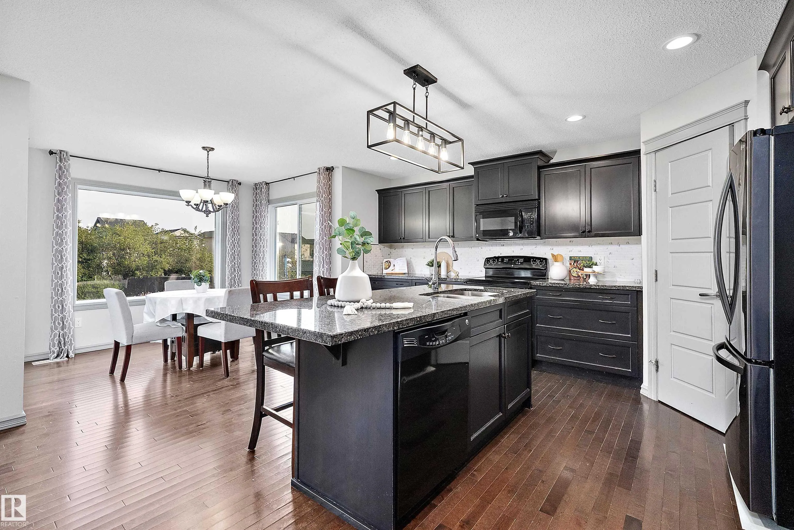 84 SELKIRK Place