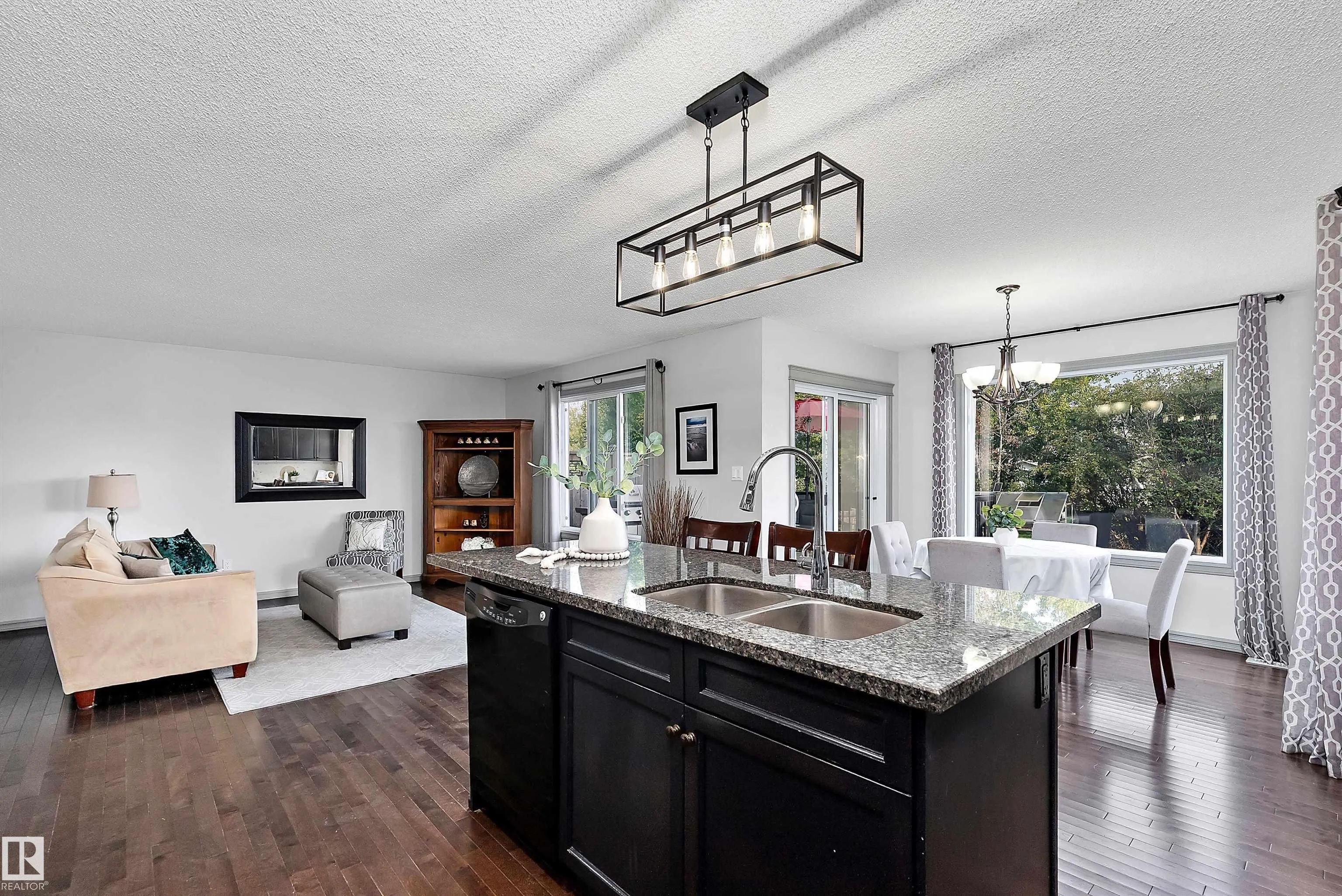 84 SELKIRK Place