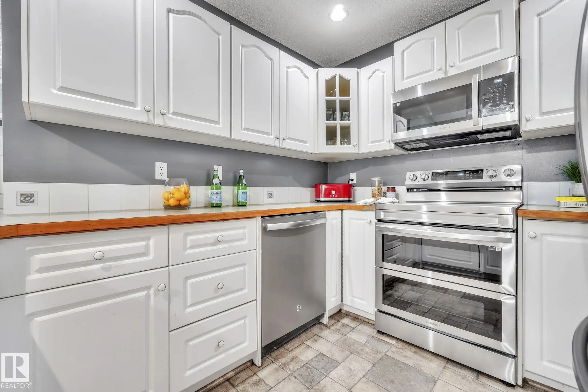 25 BEAVERBROOK Crescent