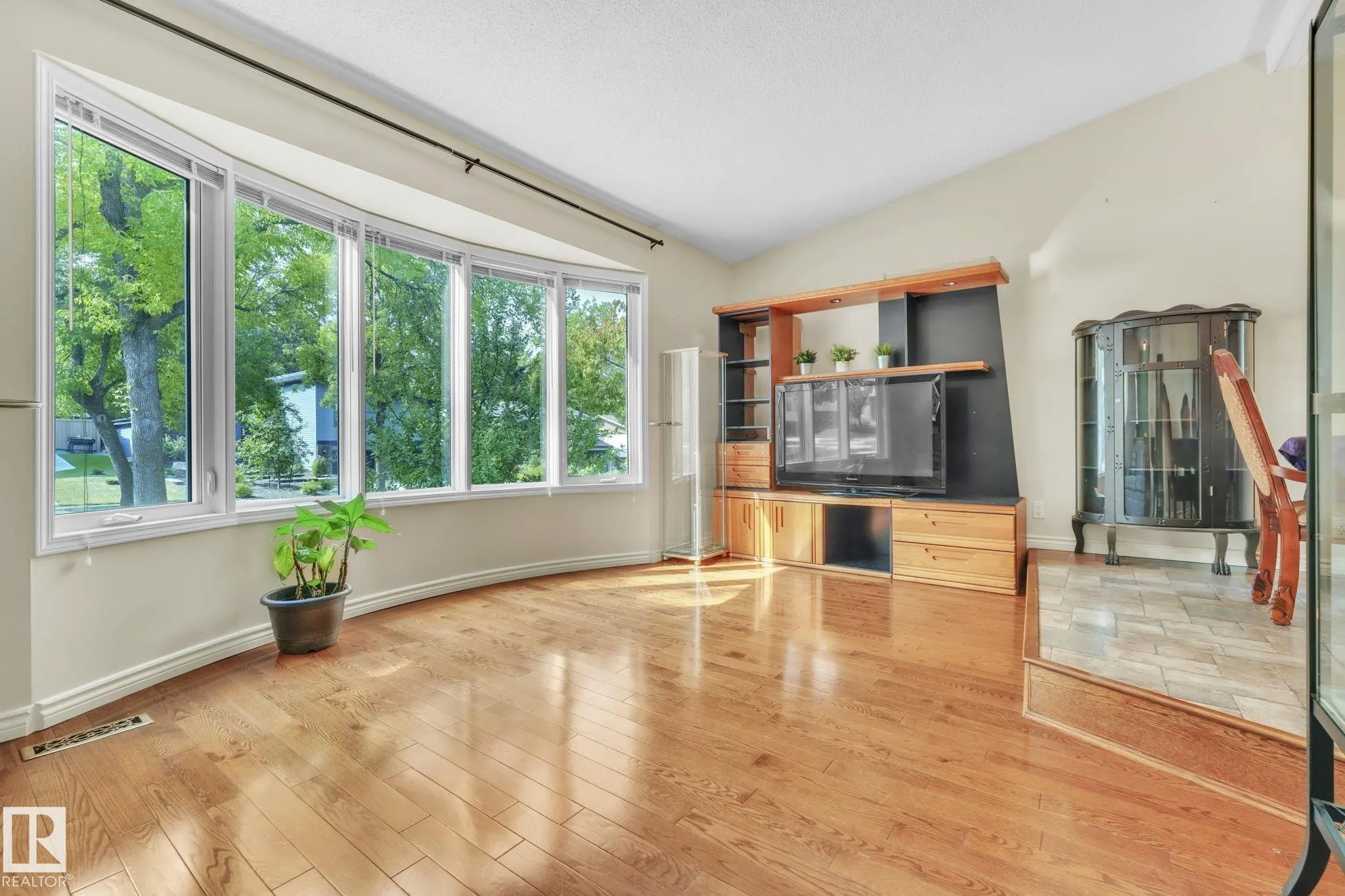 25 BEAVERBROOK Crescent