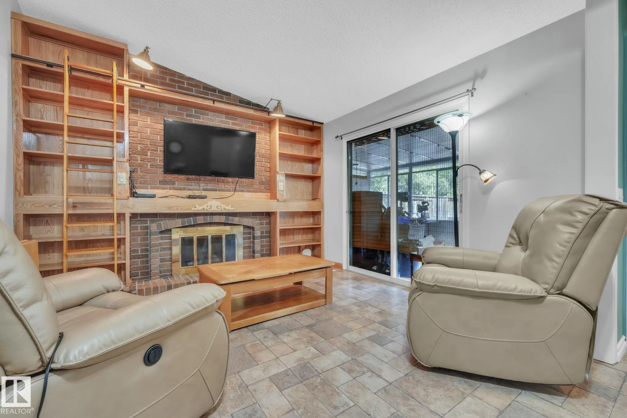 25 BEAVERBROOK Crescent